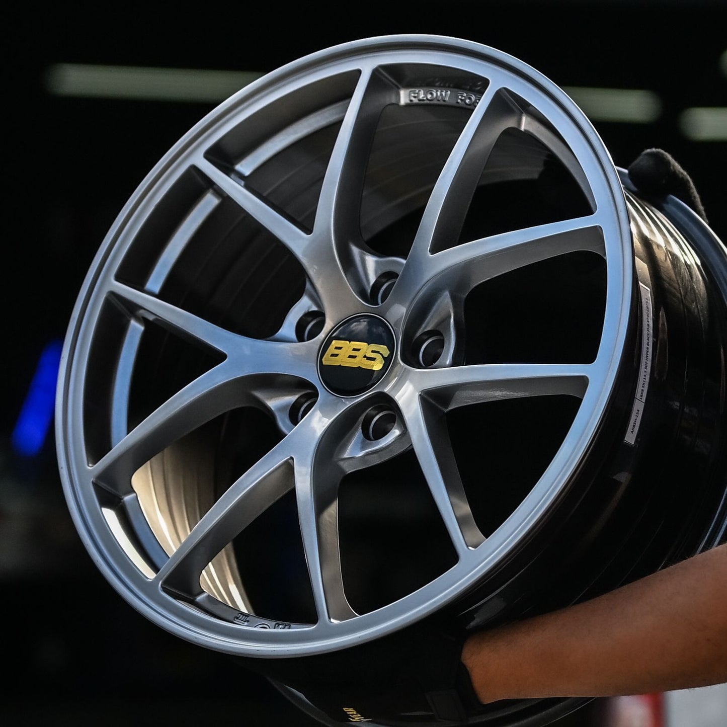 AD85H-154 18X8 5X114.3 ET40 CB73.1