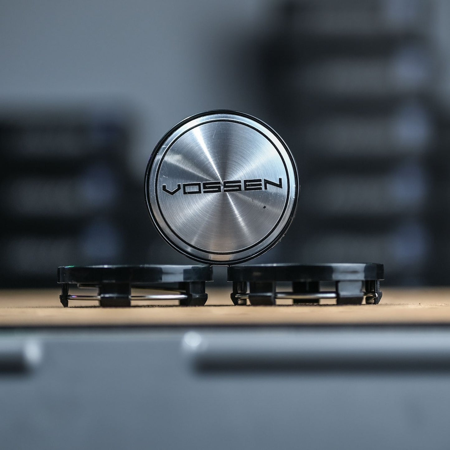 PT-TAPA20 TAPA STICKER VOSSEN PARA AUTOMOVIL