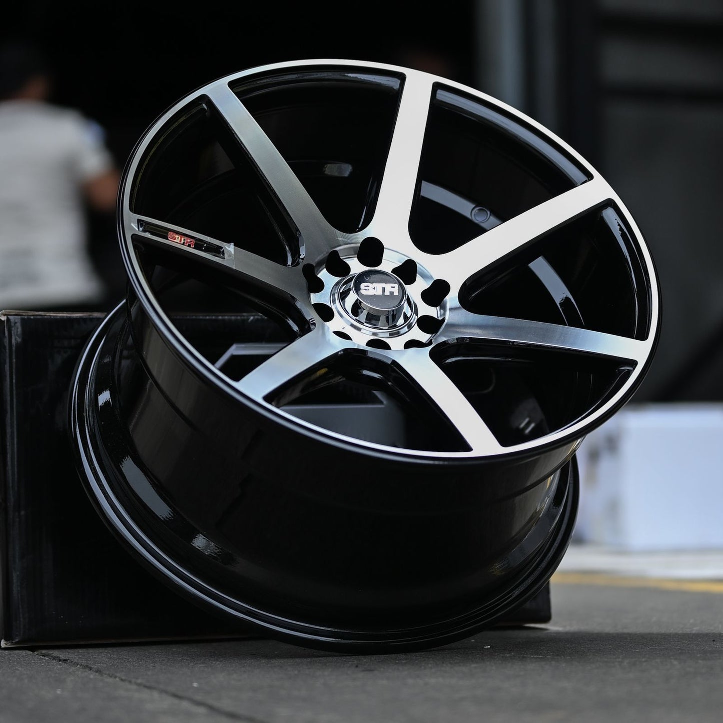 AD75H-31 17X9 10/100/114 ET25 CB73.1