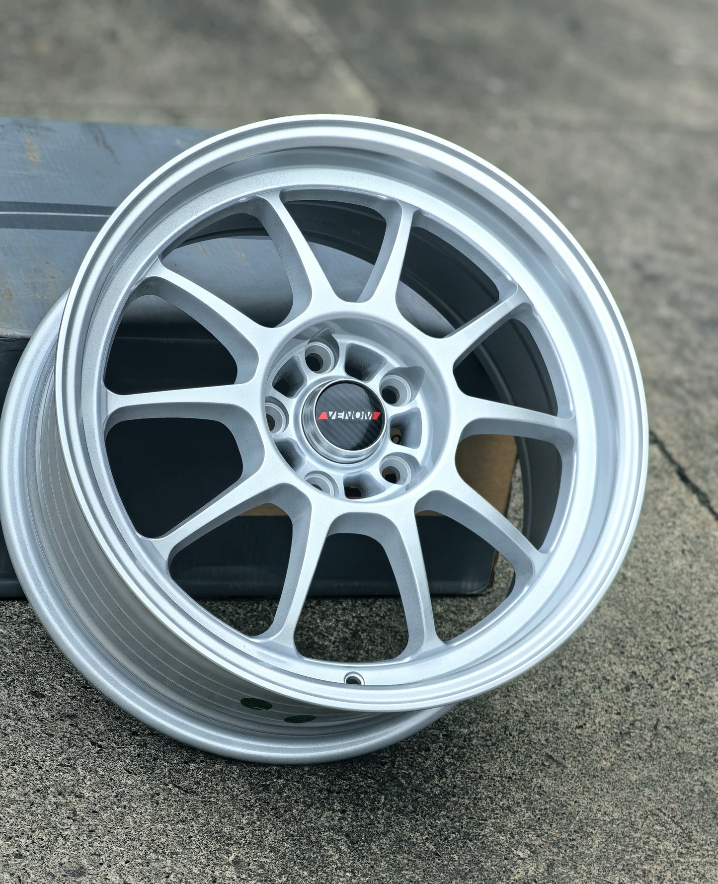 AD75H-410 17X8.0 5X114.3 ET35 CB73.1