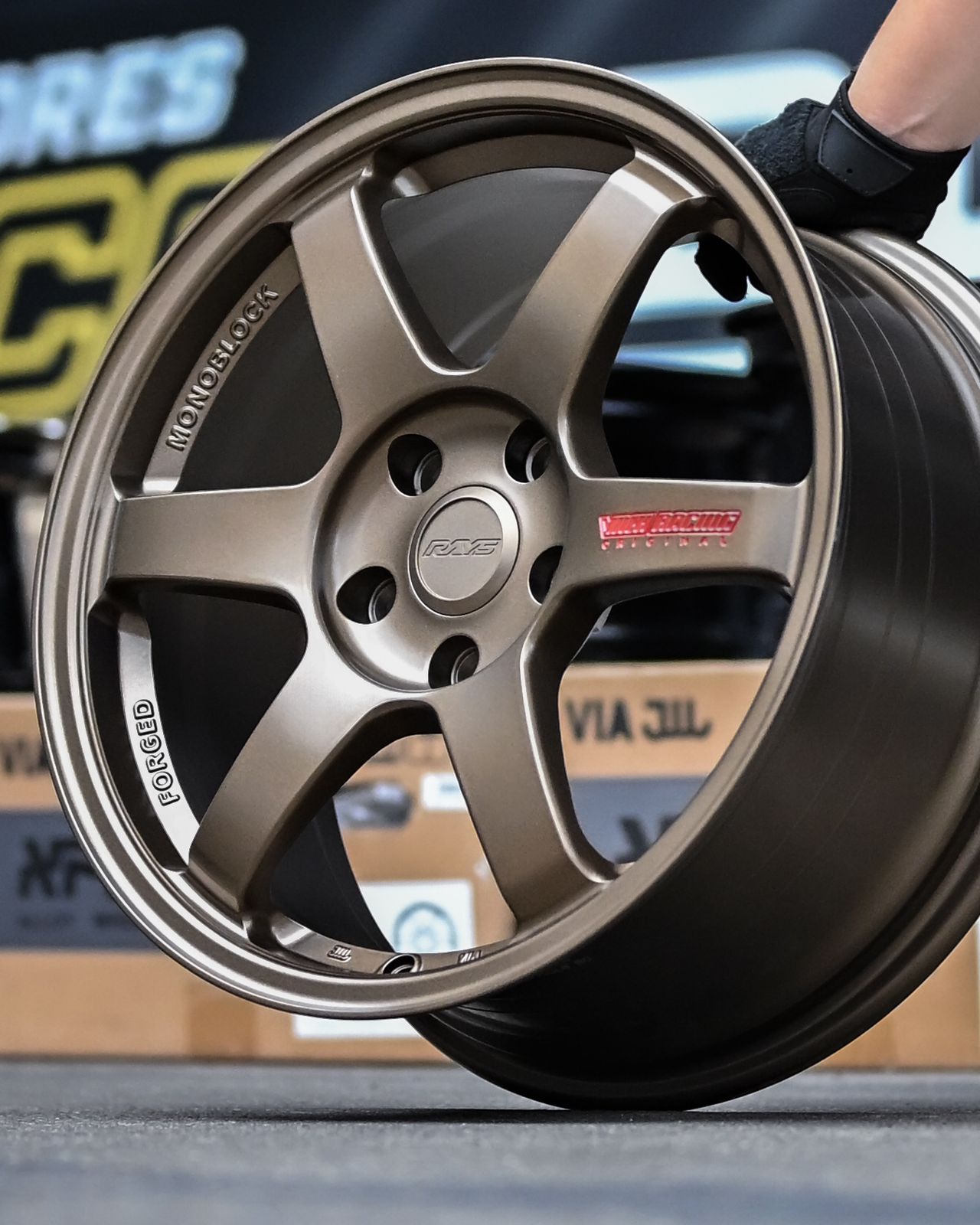 AD75H-460 17X8 5X114.3 ET42 CB73.1