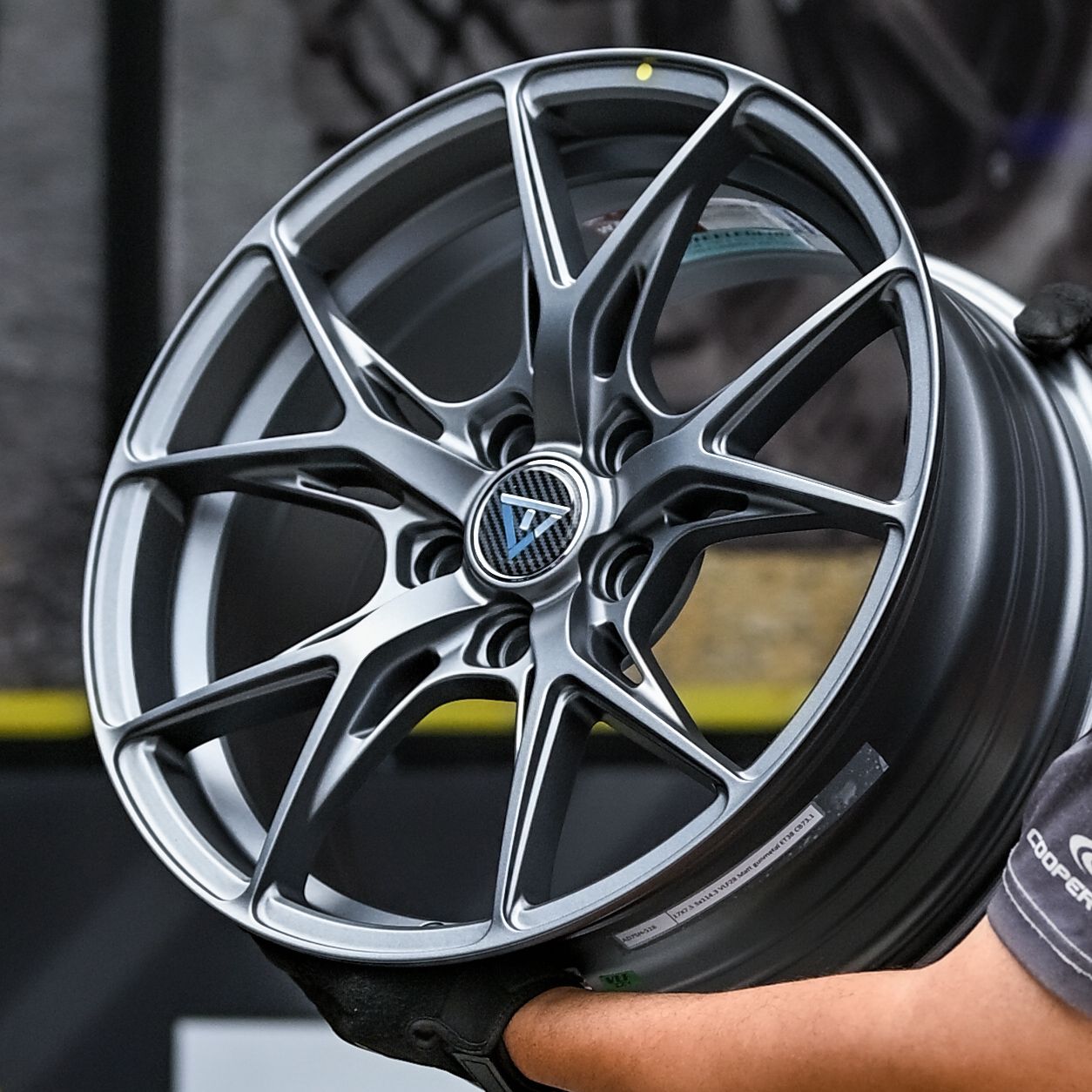 AD75H-516 17X7.5 5x114.3 ET38 CB73.1
