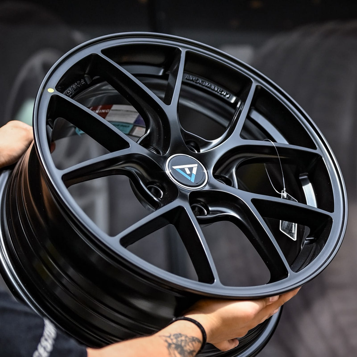 AD75H-517 17X7.5 5X114.3 ET38 CB73.1