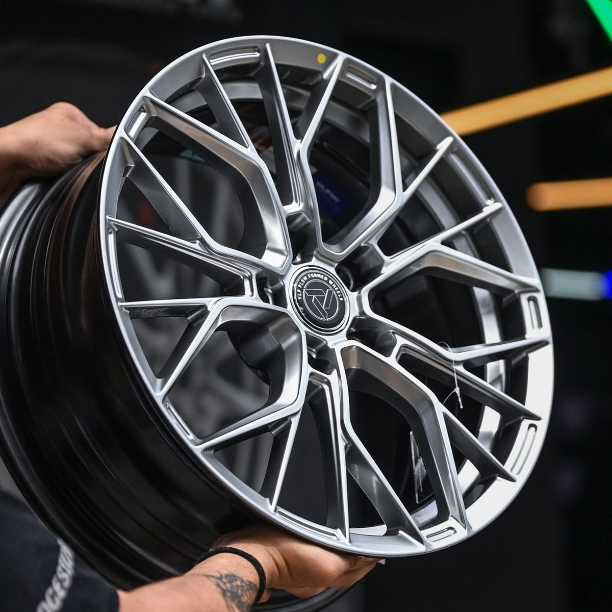 AD75H-525 17X7.5 5X114.3 ET38 CB73.1
