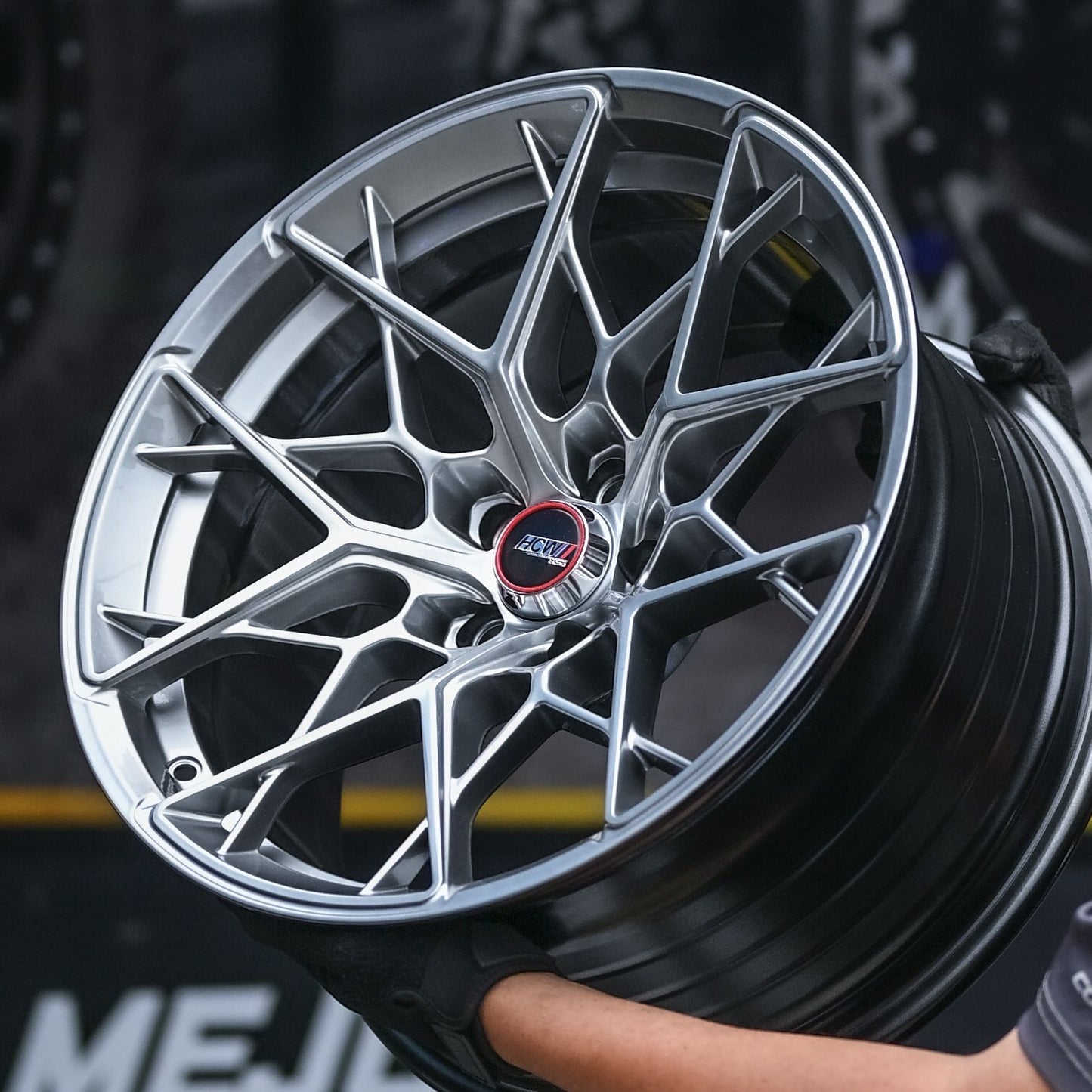 AD75H-528 17X9.0 5X100 ET5 CB73.1