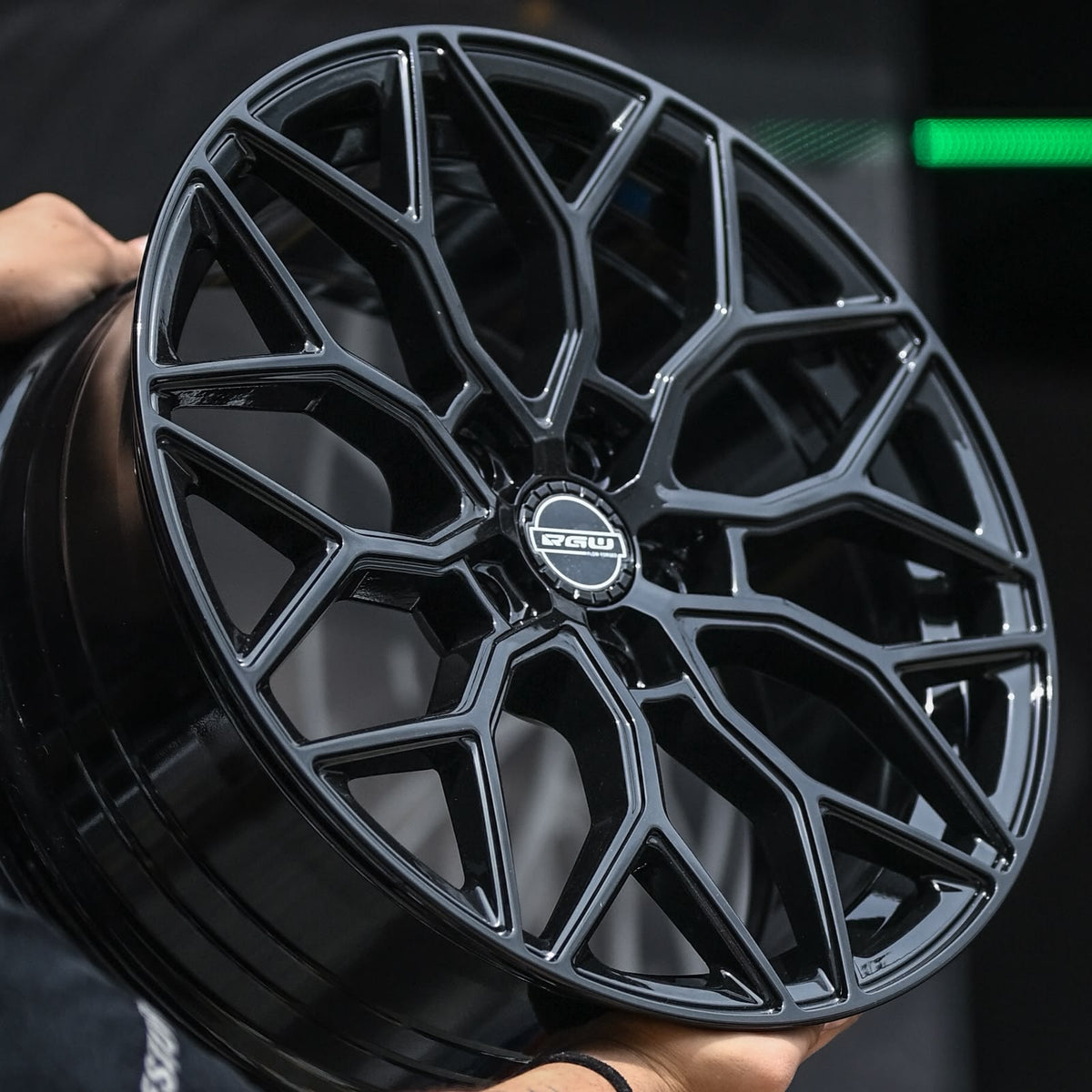 AD75H-560 17X7.5 5X114.3 ET38 CB73.1