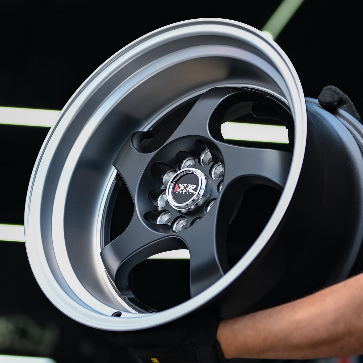 AD75H-577 17X9.0 10X100/114.3 ET15 CB73.1