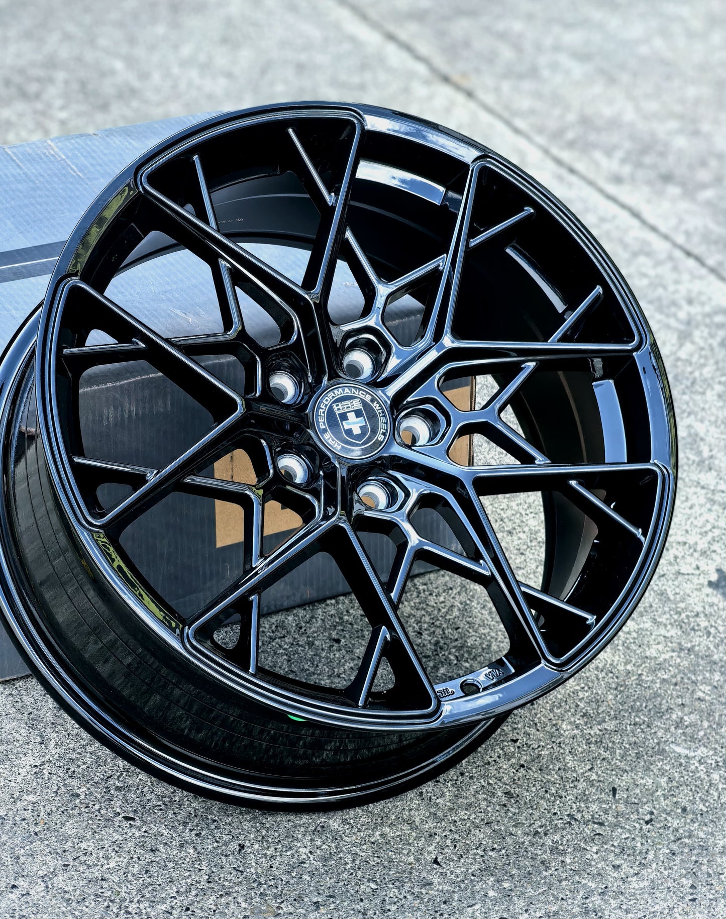 AD85HG-54 18X8.0 5X112 ET38 CB73.1