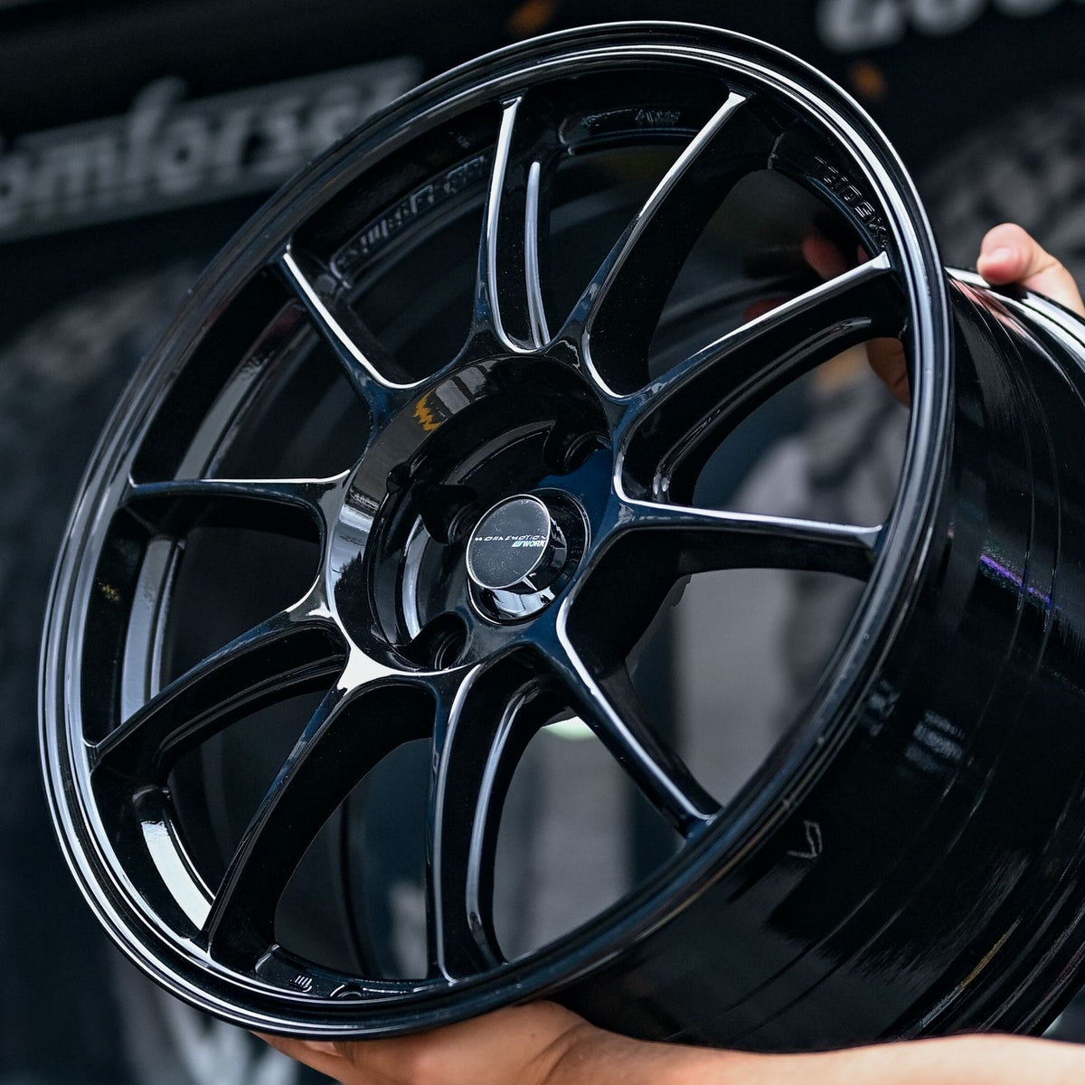 AD85H-211 18X8.5 5X114.3 ET38 C.B73.1