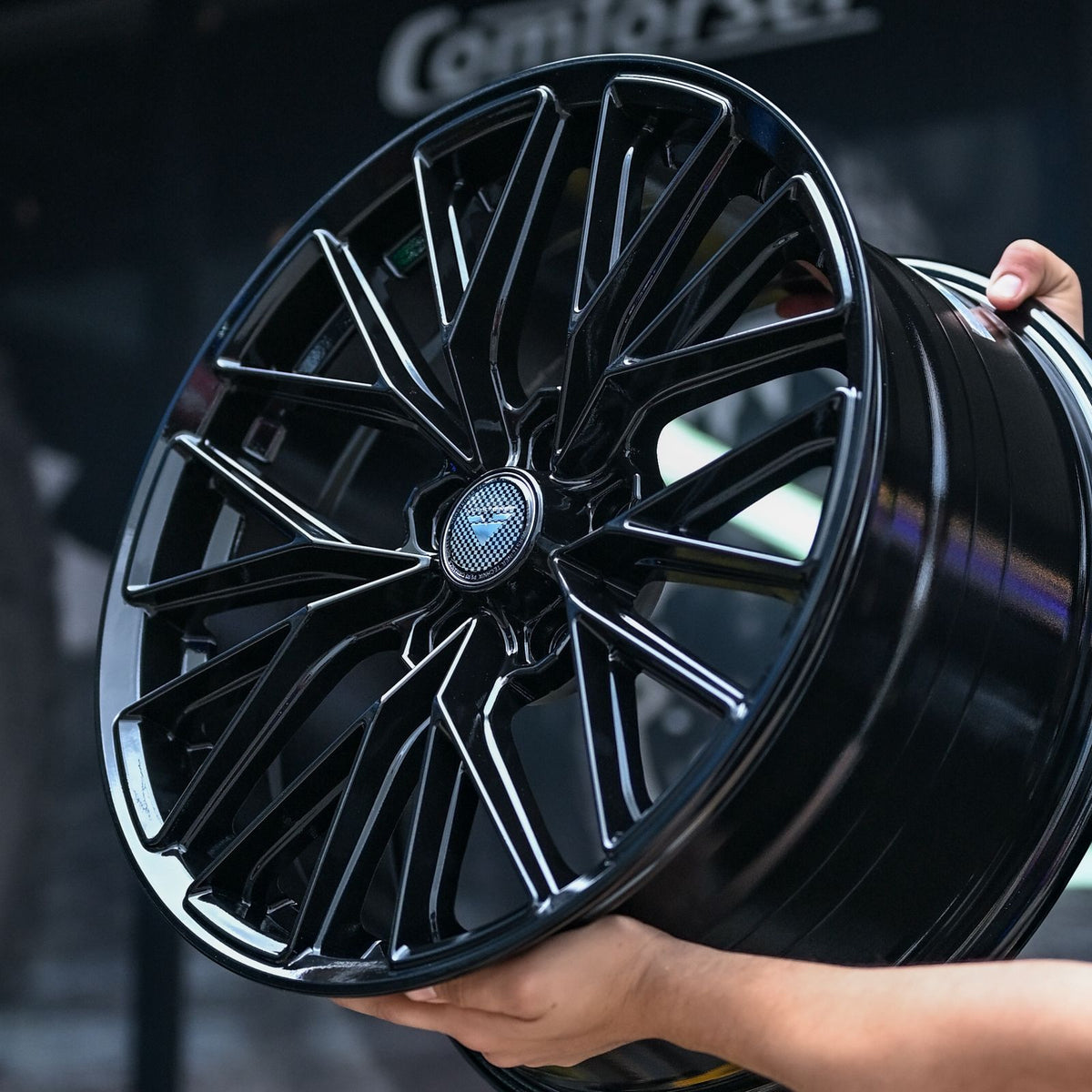 AD85H-224 18X8.5 5X113 ET38 CB73.1
