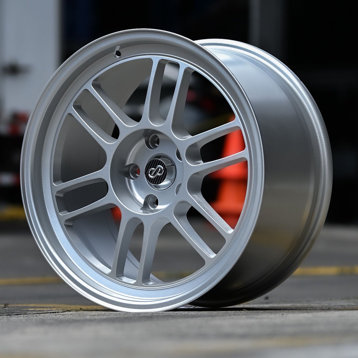 AD85H-233 18X9.5 5x114.3 ET25 CB73.1