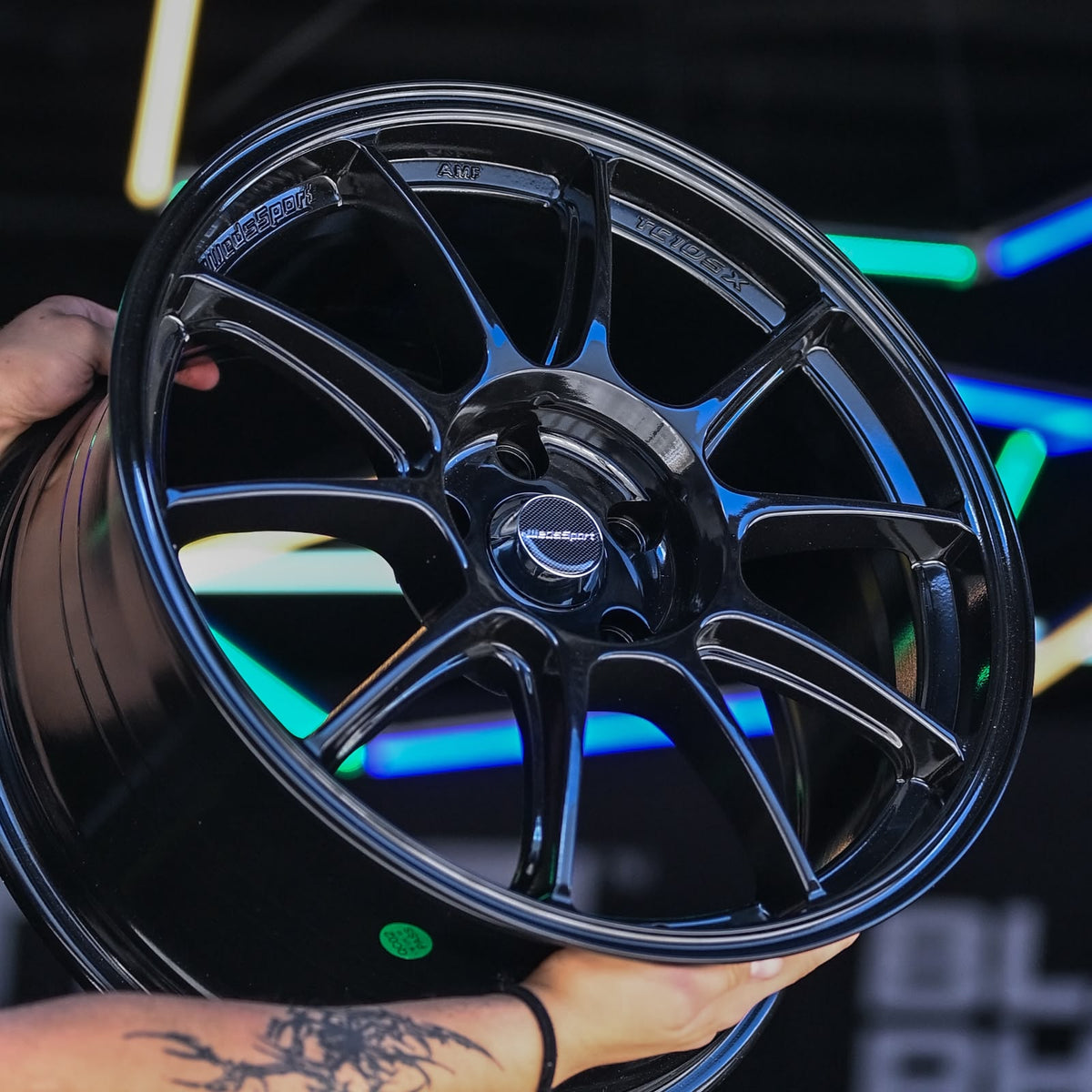 AD85H-234 18X8.5 5X114.3 ET38 CB73.1