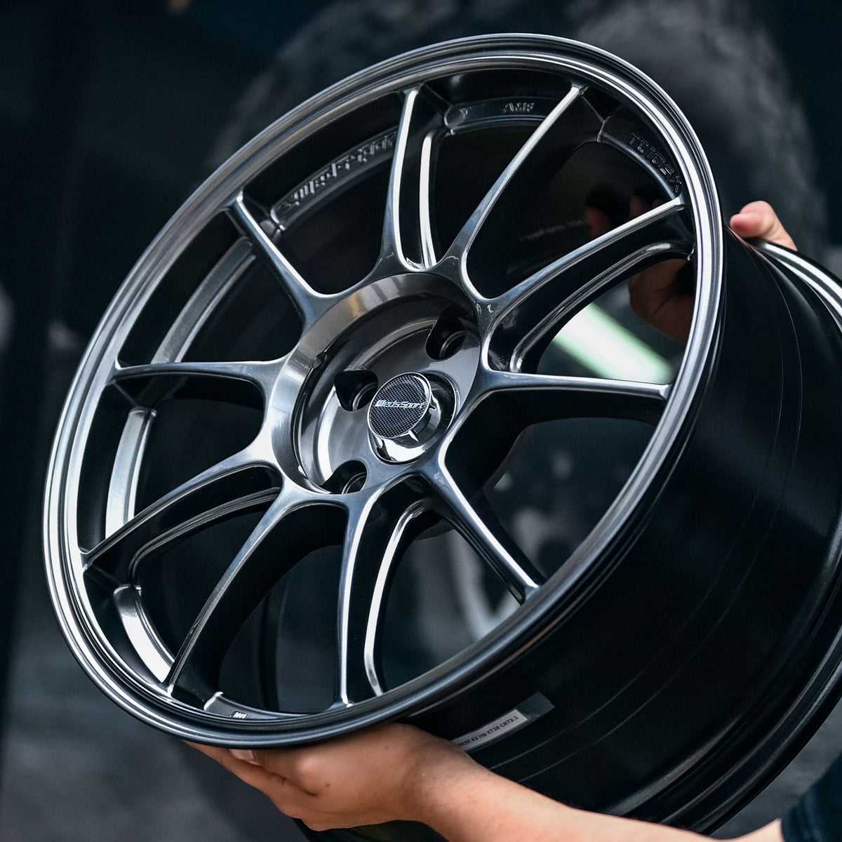 AD85H-235 18X8.5 5x114.3 ET38 CB73.1