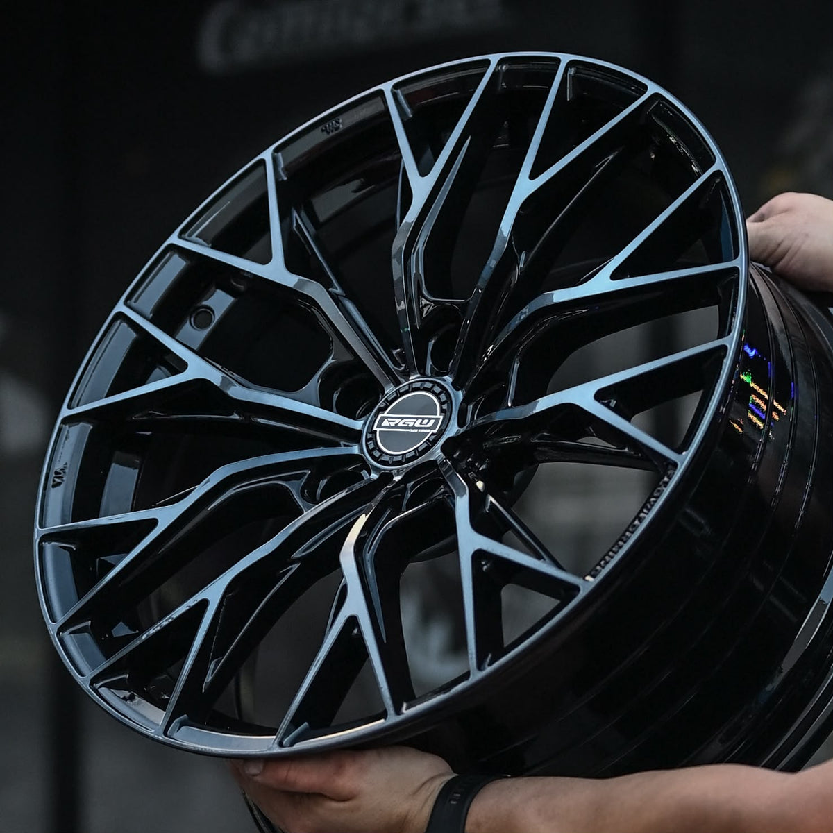AD85H-269 18X8 5X114.3 ET35 CB73.1