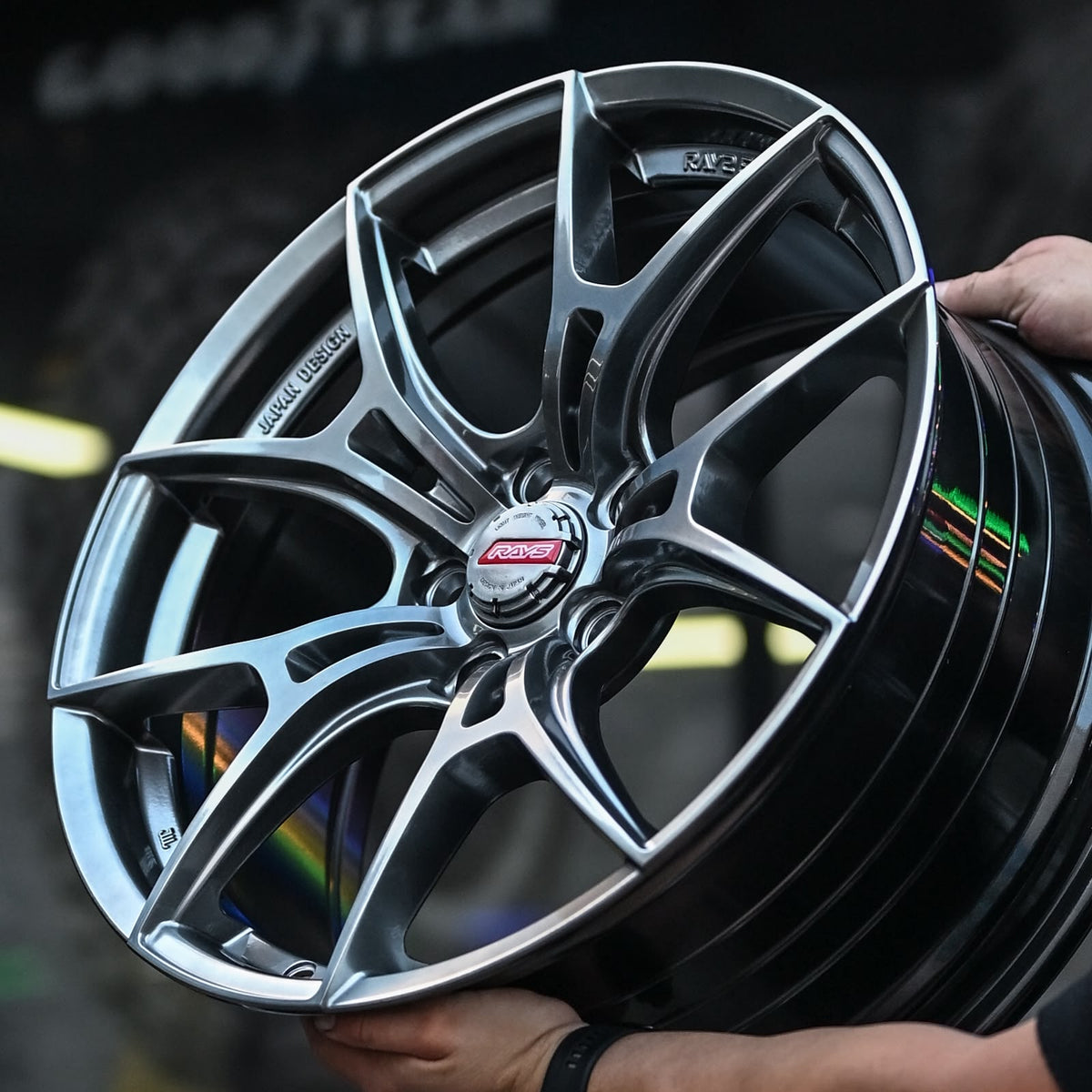 AD85H-273 18X8 5X114.3 ET35 CB73.1