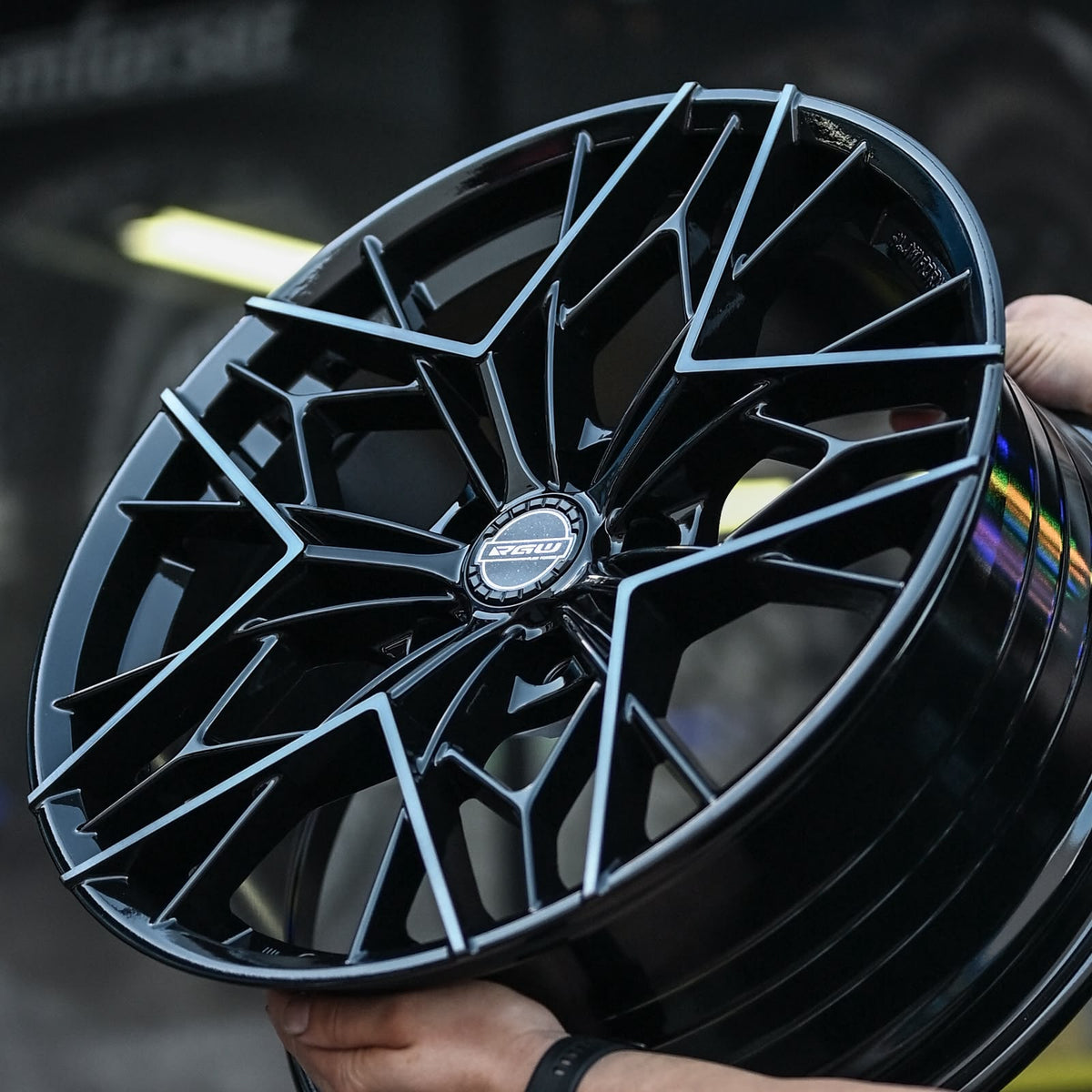 AD85H-297 18X8 5X114.3 ET35 CB73.1