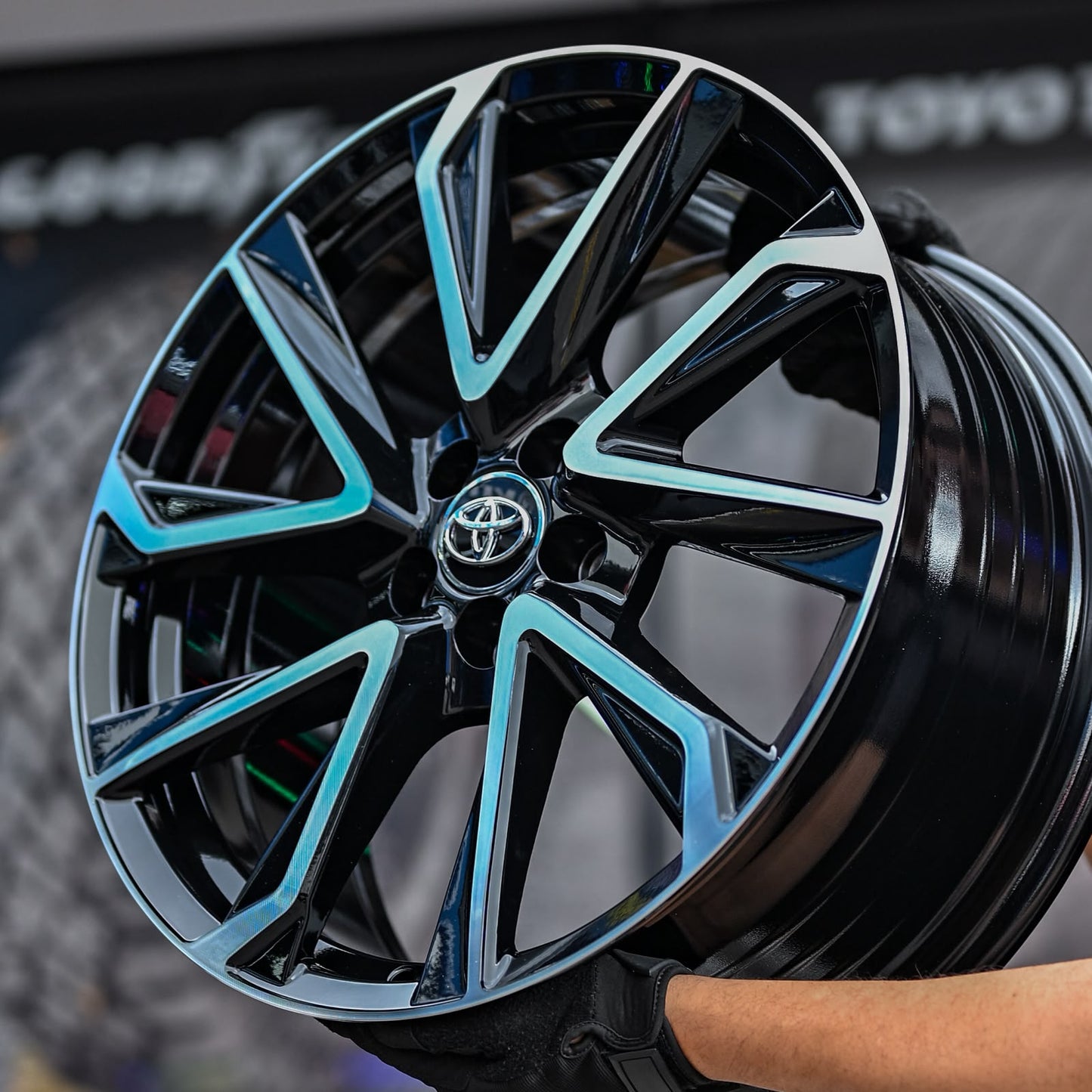AD85H-309 18X8.0 5x100 ET40 CB54.1