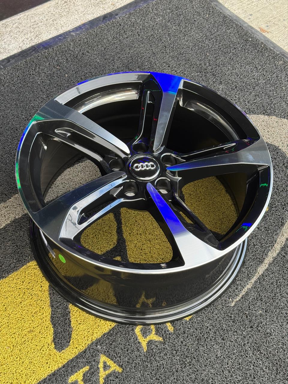 AD85HG-45 18X8.0 5X112 ET35 CB66.6