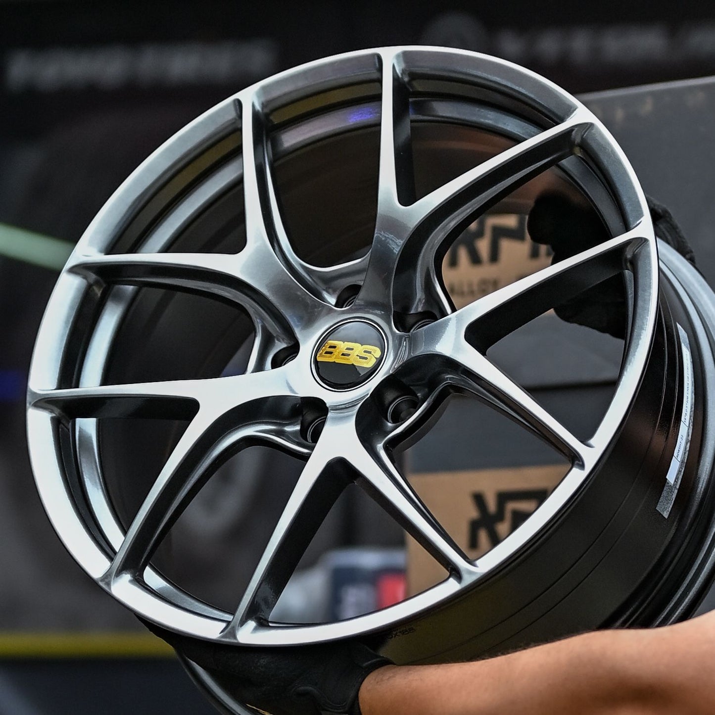 AD85HT-22 18X8.0 5X108 ET40 C.B73.1