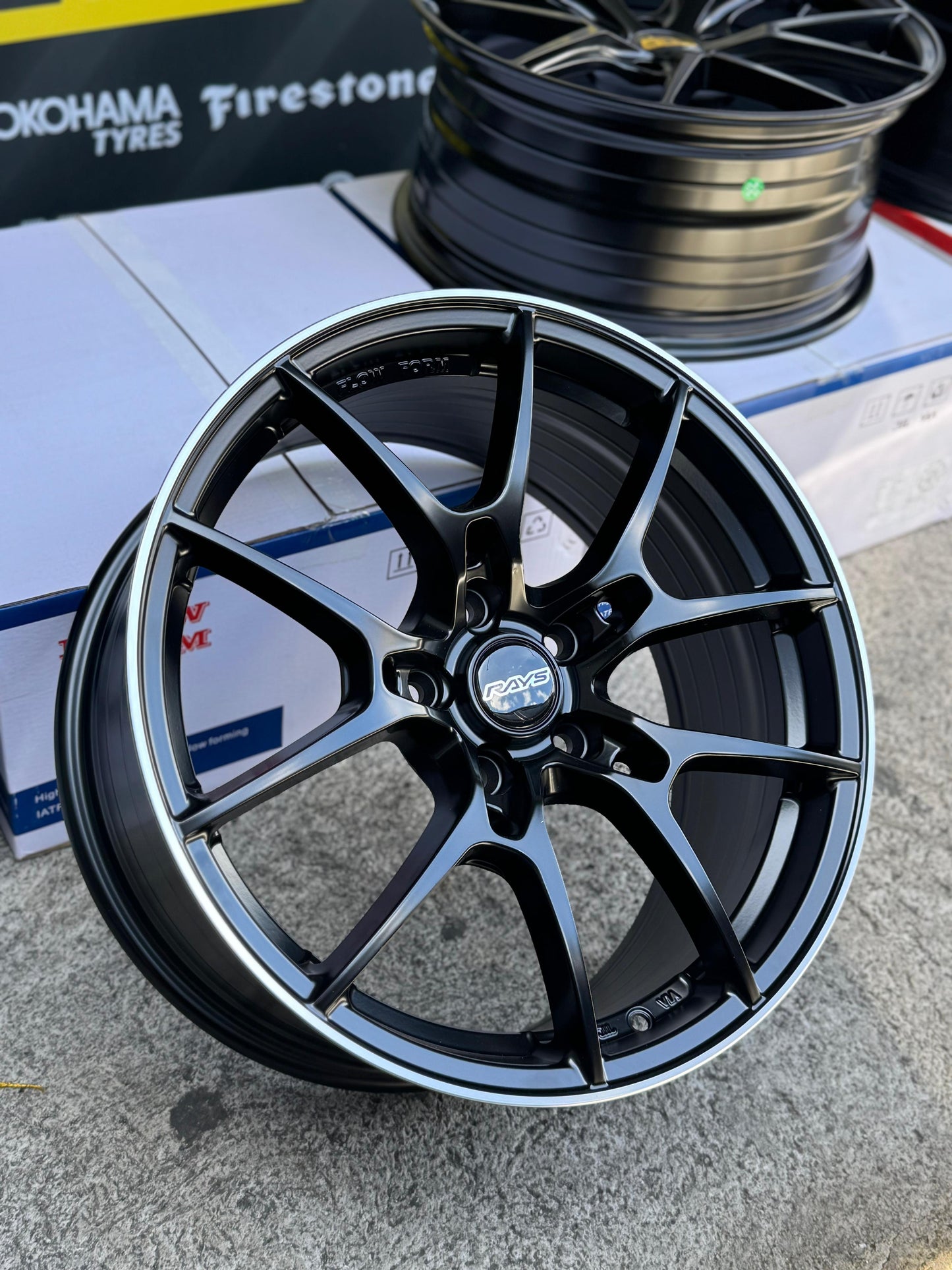 AD95H-17 19X8.5 5X114.3 ET38 CB73.1