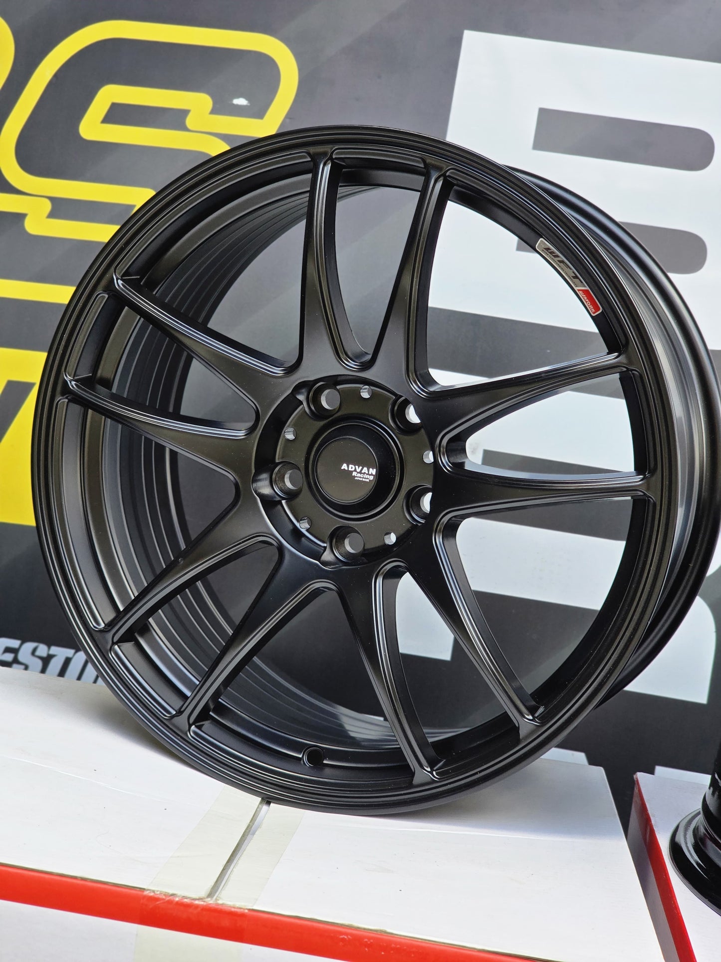 AD95H-22 19X8.5 5X114.3 ET38 CB73.1