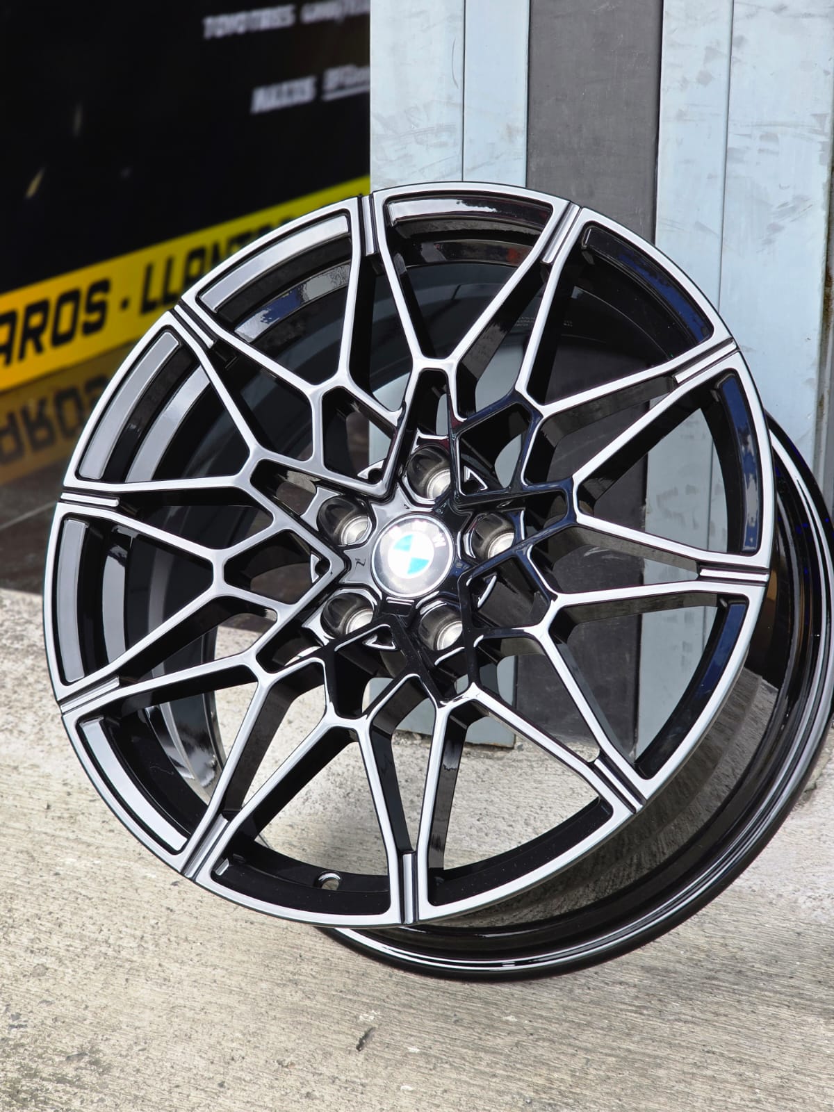 AD9M5H-70 19X8 5X112 ET25 CB66.56 + AD9M5H-71 19X9 5X112 ET35 CB66.56