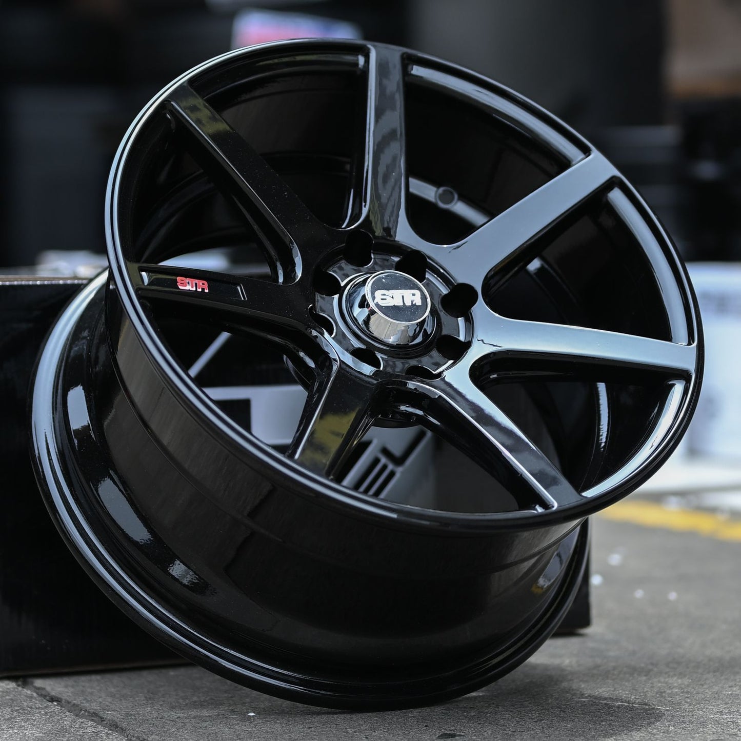 ADX84H-154 16X8 8/100/114.3 ET20 CB73.1