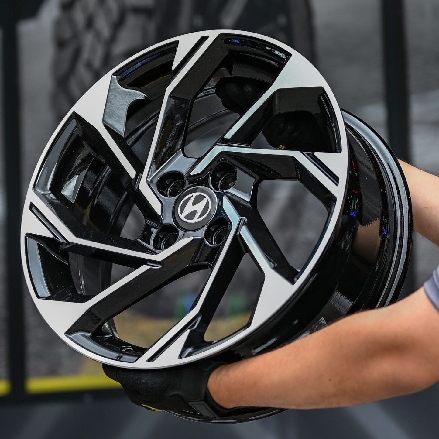 ADX84H-175 16X6 4X100 ET39 CB54.1