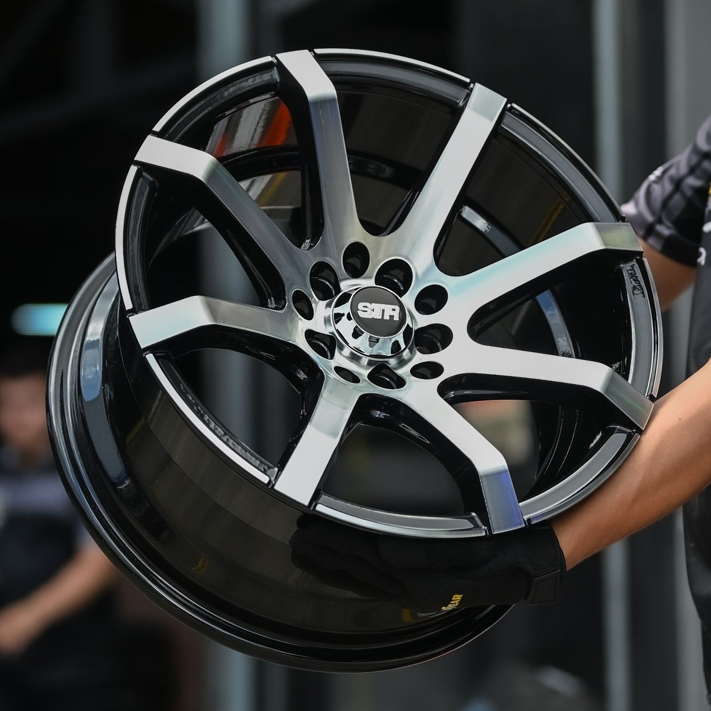 ADX85H-111 16x8 10/100/114 ET20 CB73.1