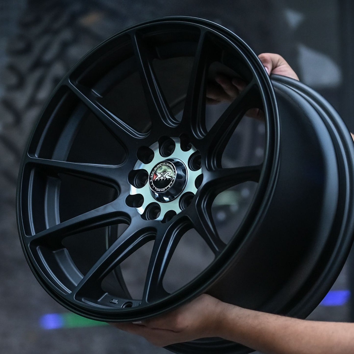 ADX85H-230 16X8 10X100/114.3 ET25 CB73.1