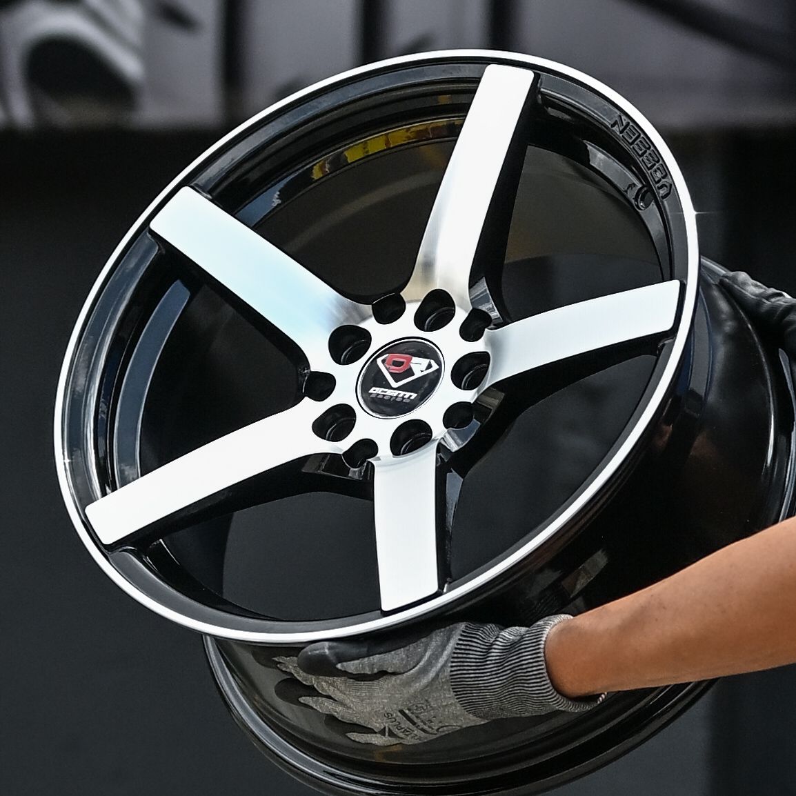 ADX85H-323 16x7.5 10x100/114.3 ET35 CB73.1