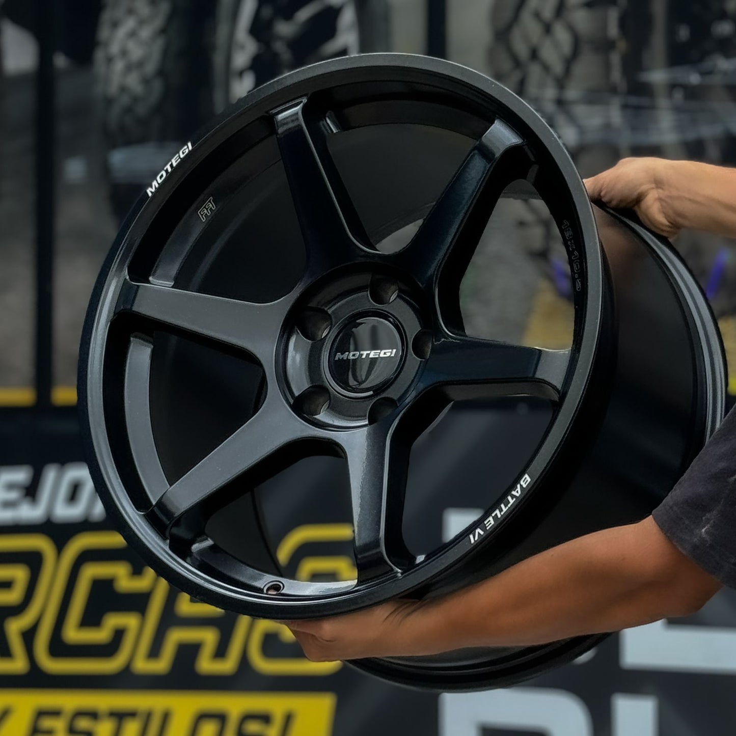 AOD7BMW5H-16 MOTEGI BATTLE VI 18X10.5 5X120 ET25 CB74