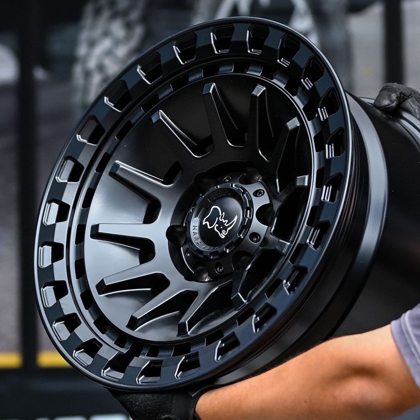 AOD84X46H-42 BLACK RHINO BARRAGE 18X9 6X139 ET0 CB106