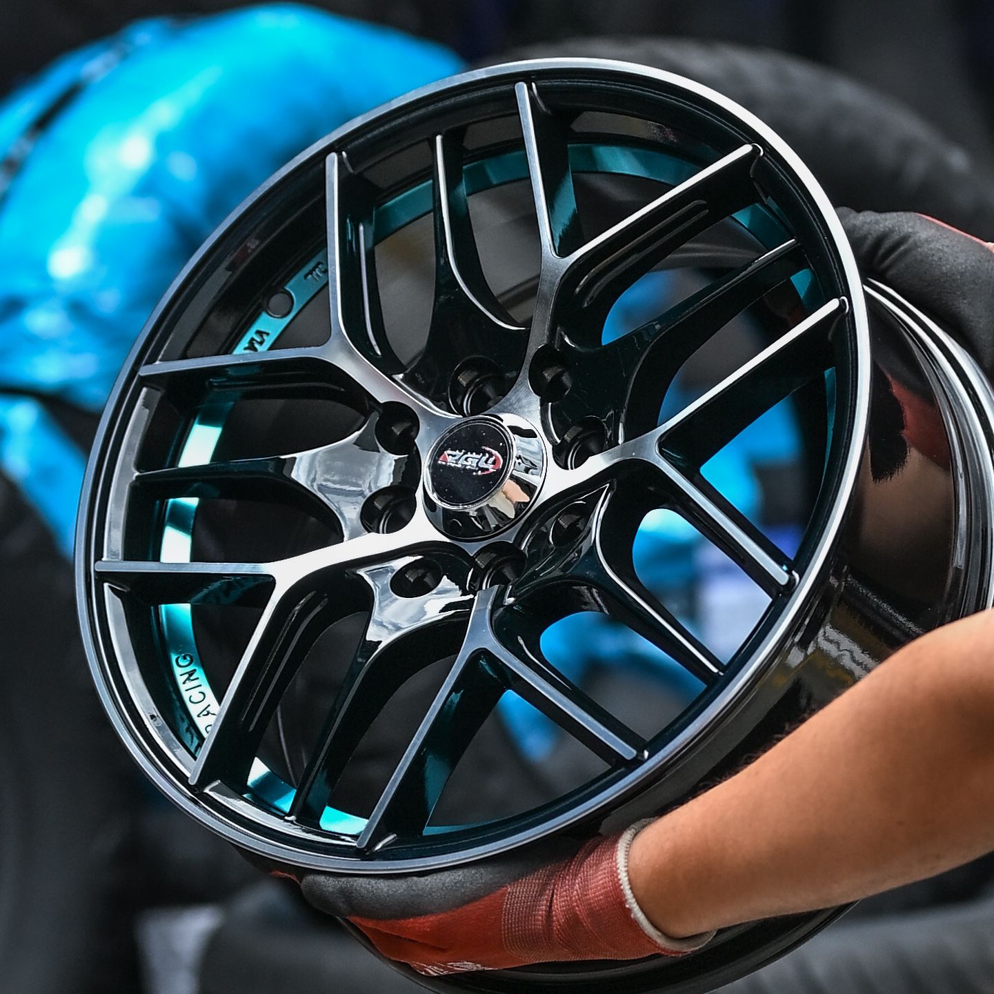 AQX74H-327 15X6.5 8X100/114.3 ET38 CB73,1