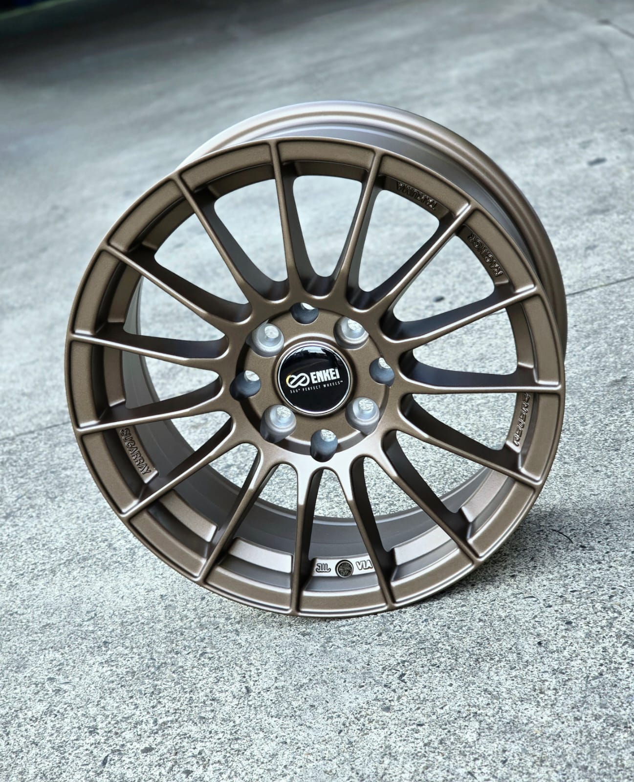 AQX74H-422 15X6.5 8X100/114.3 ET35 CB73.1