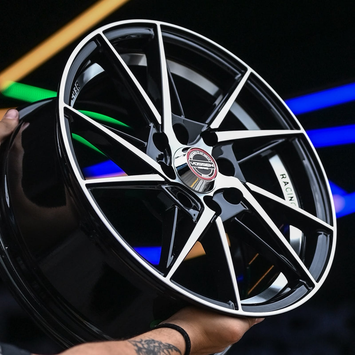 AQX74H-551 15X6.5 8X100/114.3 ET38 CB73.1
