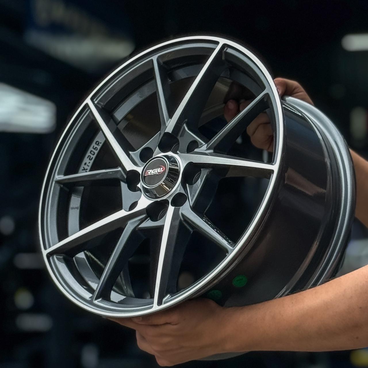 AQX74H-557 15X6.5 8X100/114.3 ET38 CB73.1