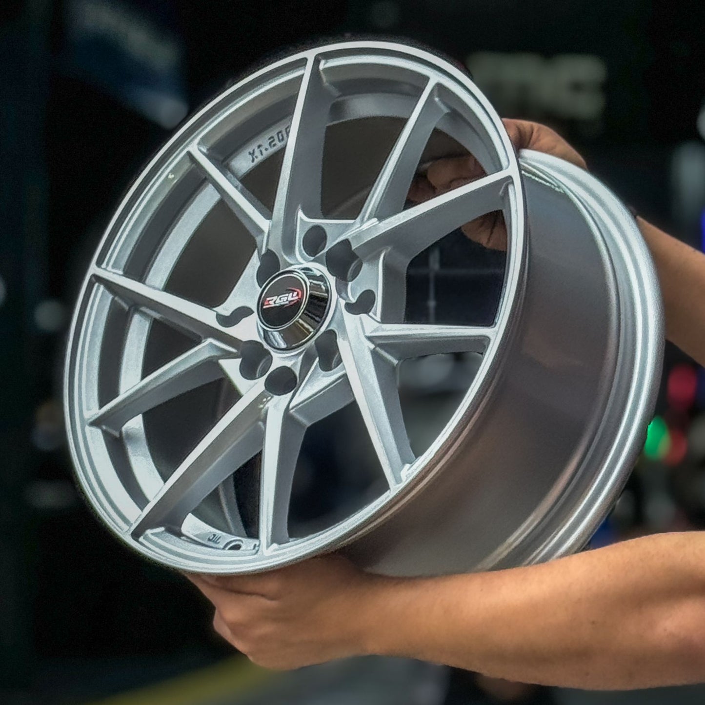 AQX74H-558 15X6.5 8X100/114.3 ET38 CB73.1