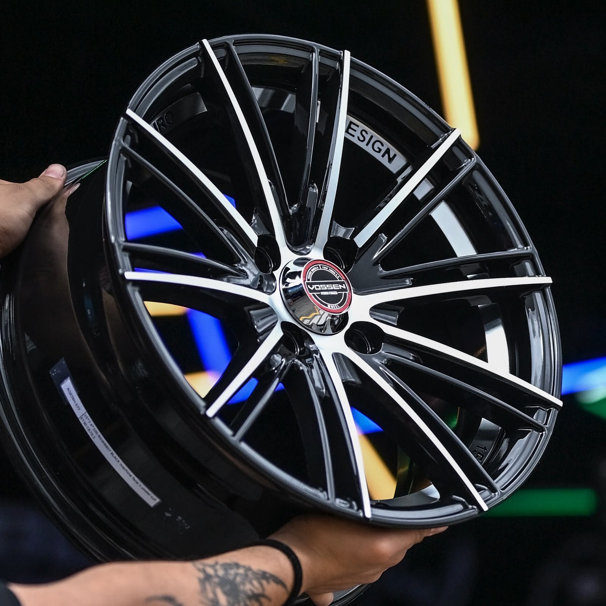 AQX74H-577 15x7 4x100 ET30 CB73.1