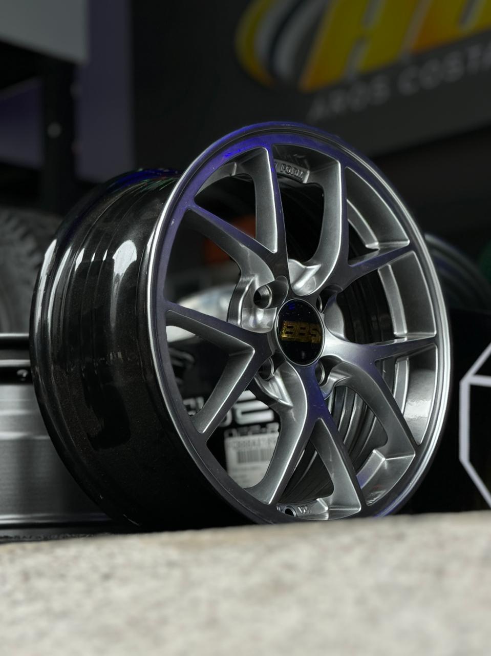 AQX74H-585 15x6.5 4X100 ET40 CB73.1