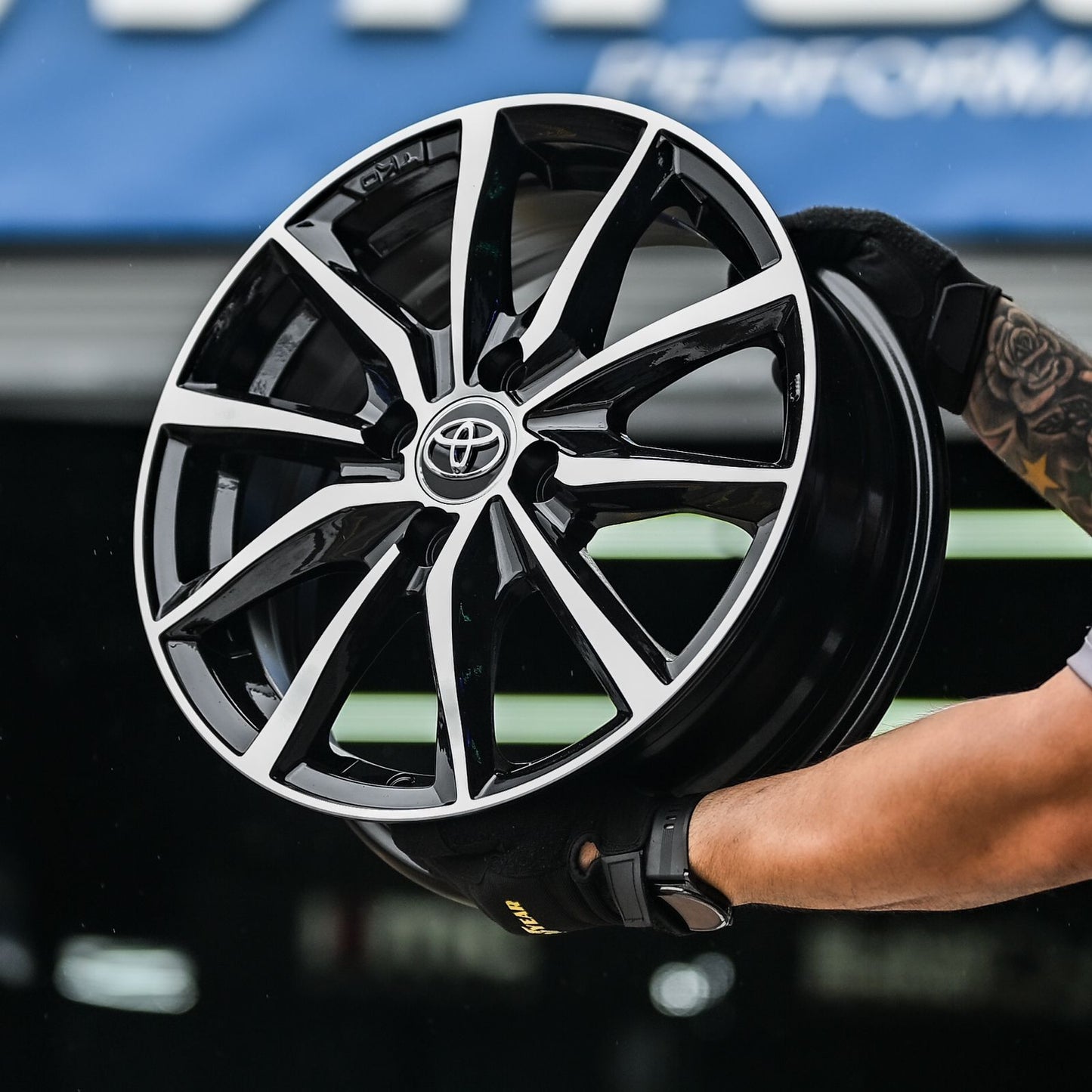 AQX74H-595 15x5.5 4X100 ET40 CB54.1