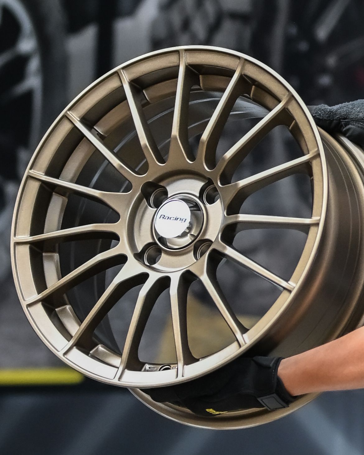 AQX74H-599 15X7 4X100 ET35 CB73.1