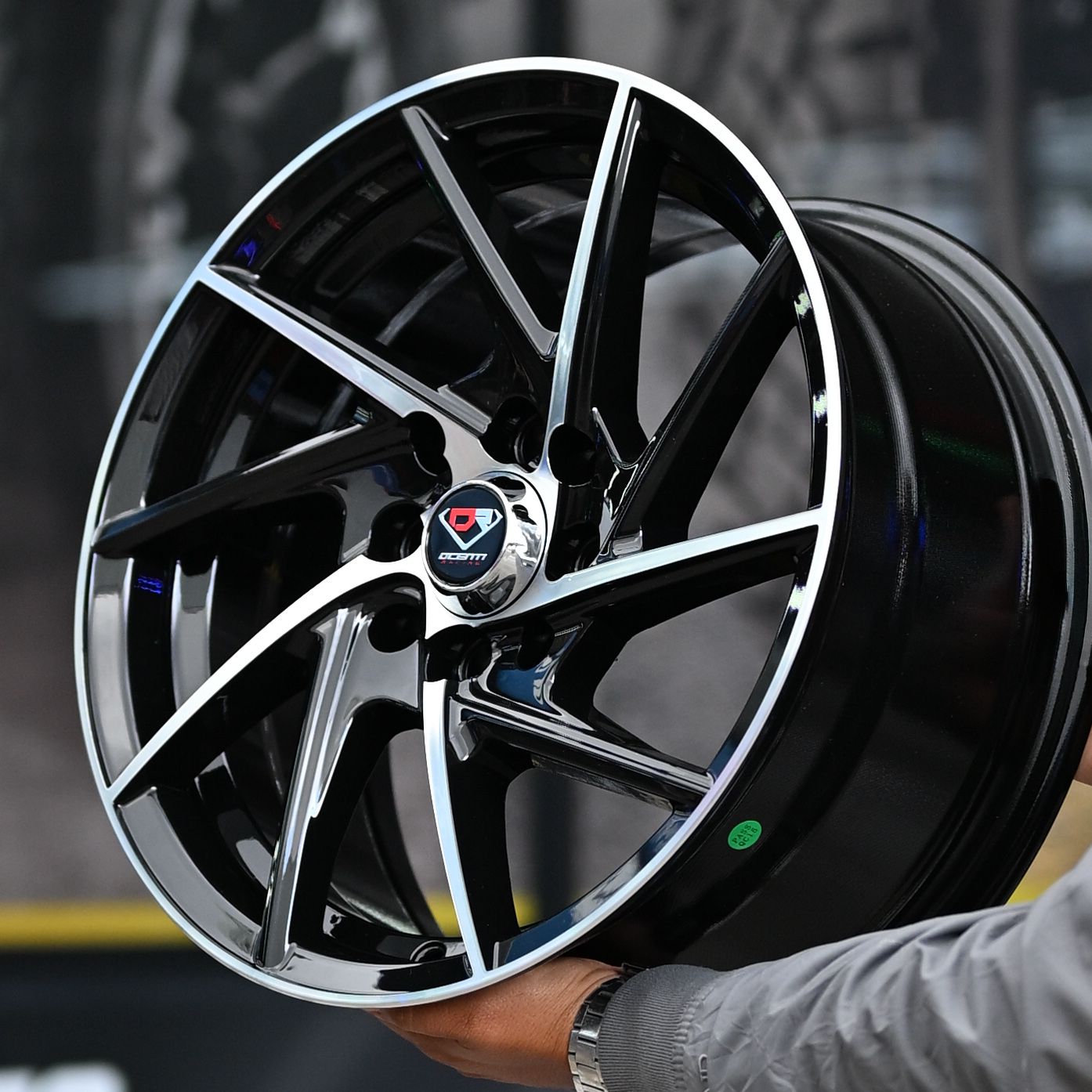 AQX74H-612 15x7 8x100/114.3 ET35 CB73.1