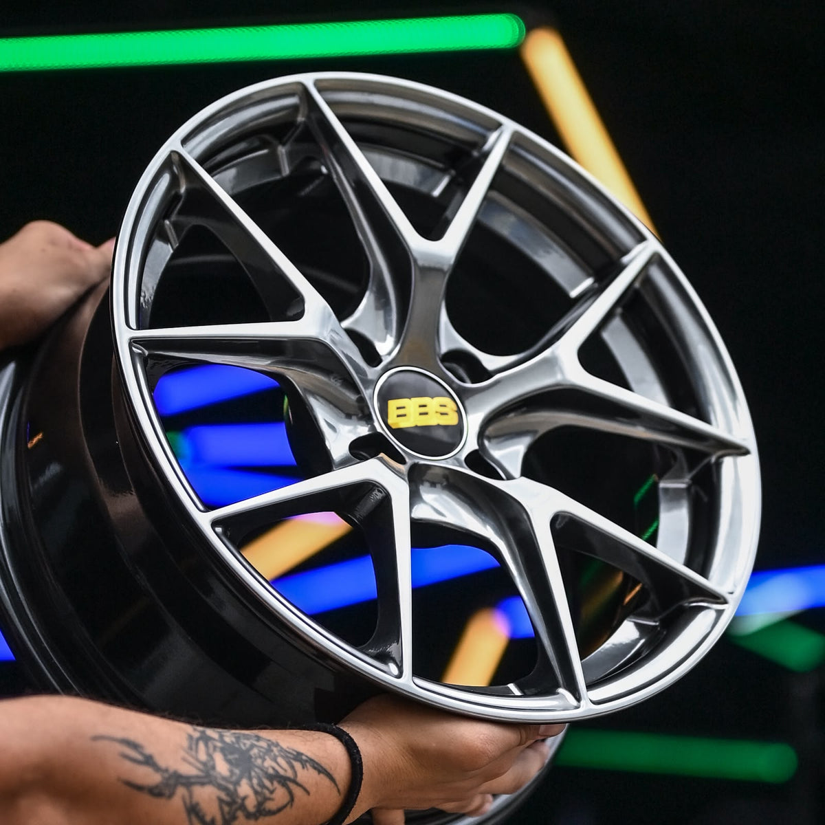 AQX74H-629 15X7 4X100 ET30 CB73.1