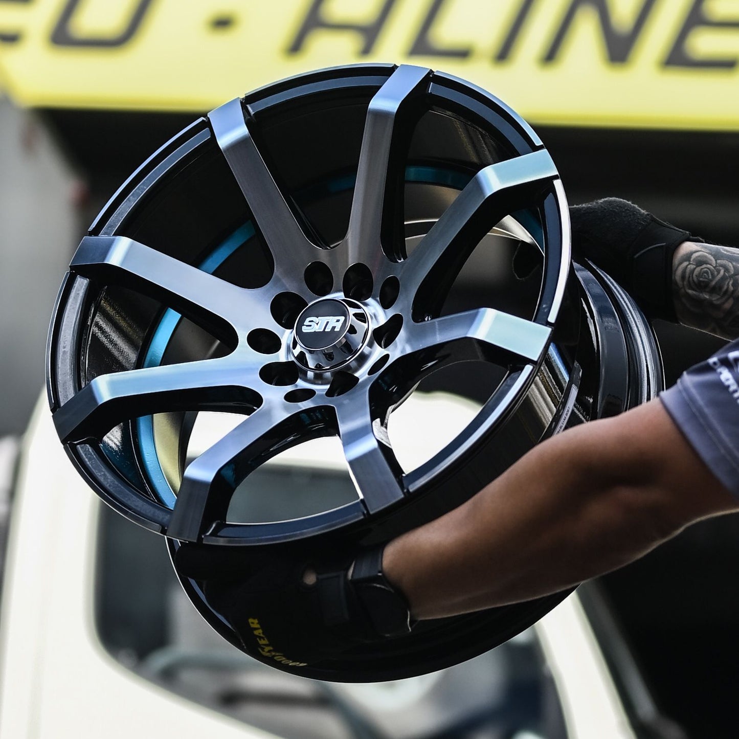 AQX84H-224 15X8 8/100/114 ET20 CB73.1