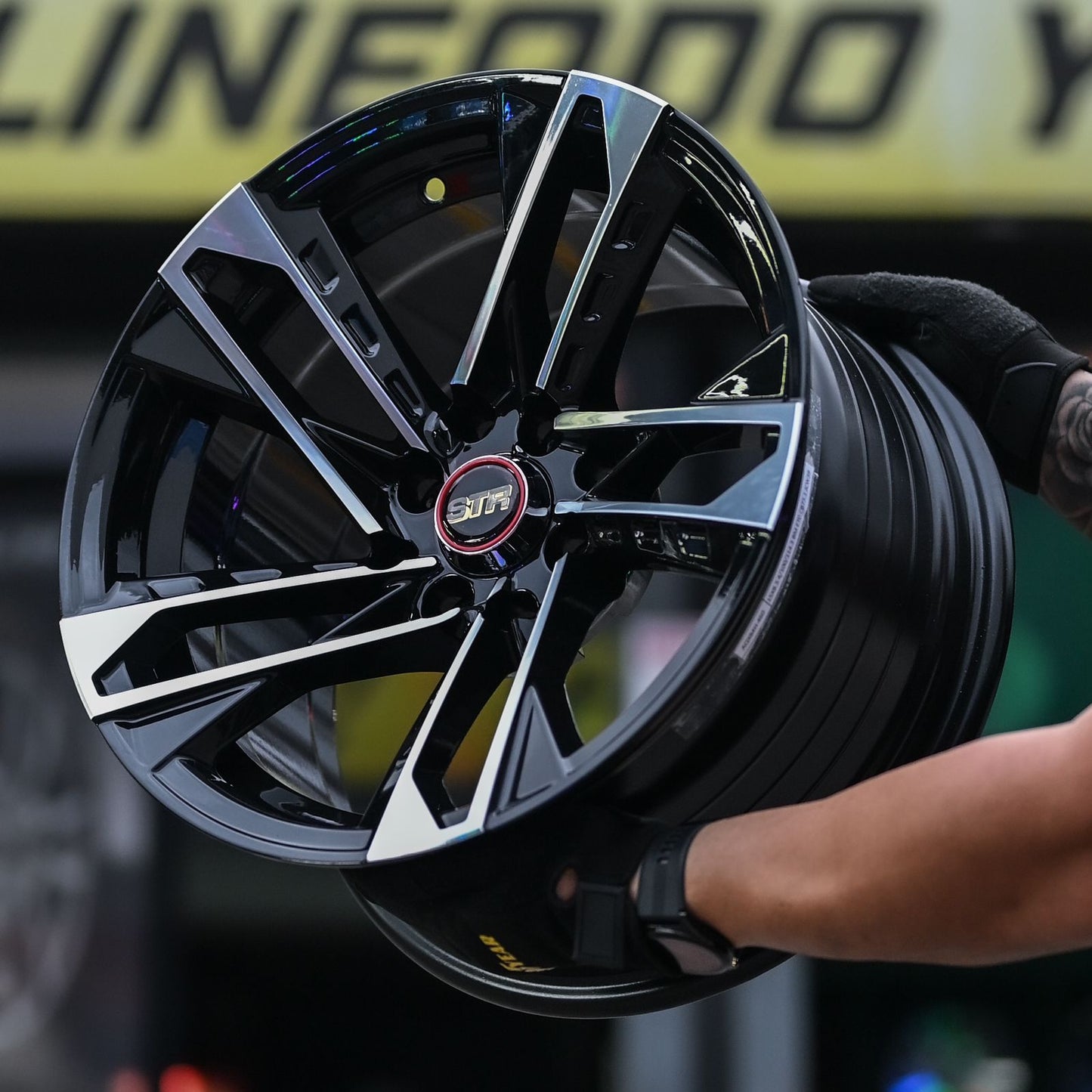 AQX84H-460 15X8.5 4/100/114.3 ET0 CB73.1