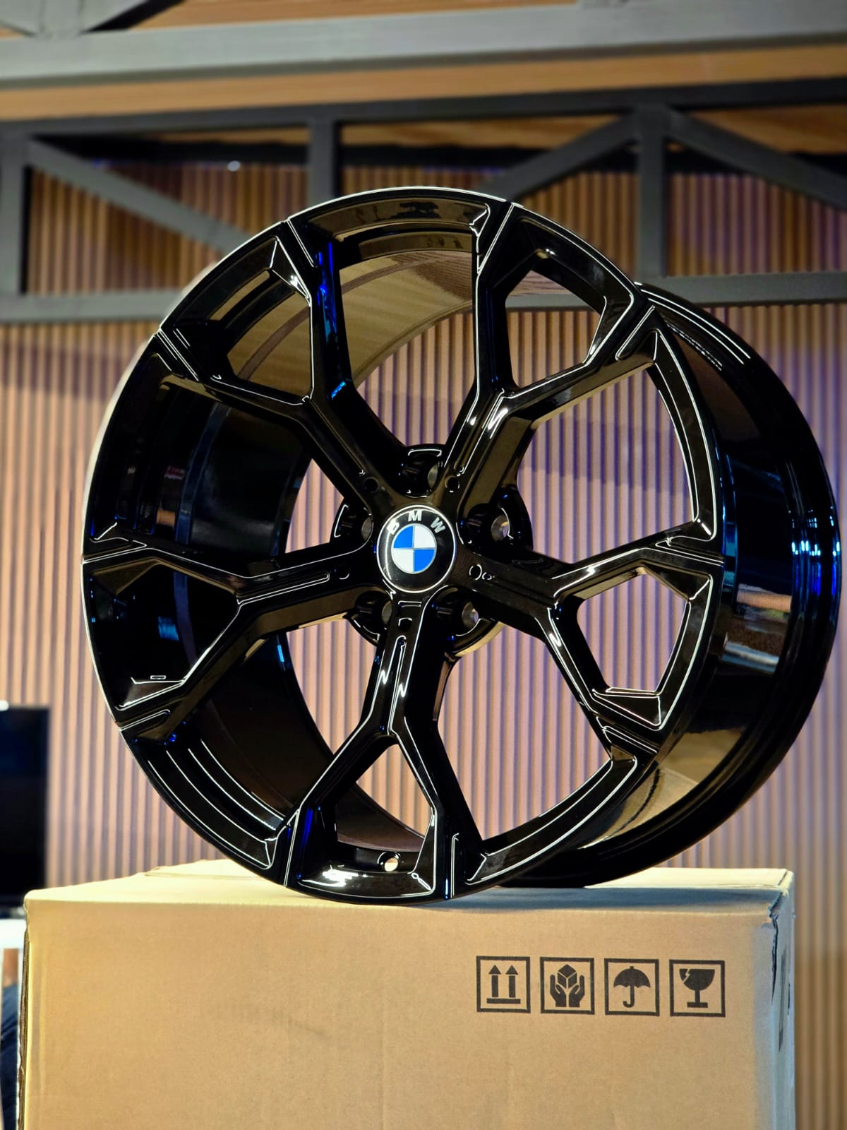 AV1BMW5H-09 21X9.5 5X120 ET37 CB74.1 + AV1BMW5H-10 21X10.5 5X120 ET43 CB74.1