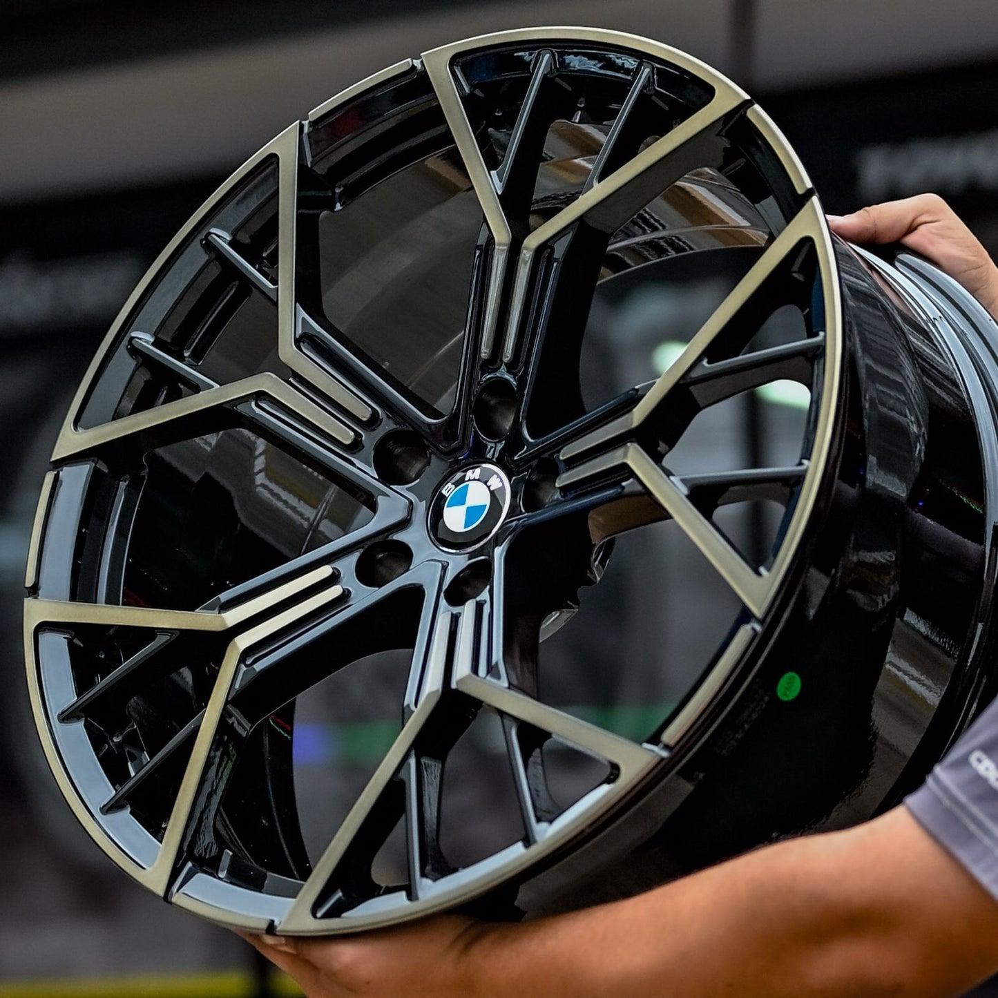AV5HM-17 20X8.5 5X112 ET25 CB66.56 + AV5HM-18 20X9.5 5X112 ET30 CB66.56