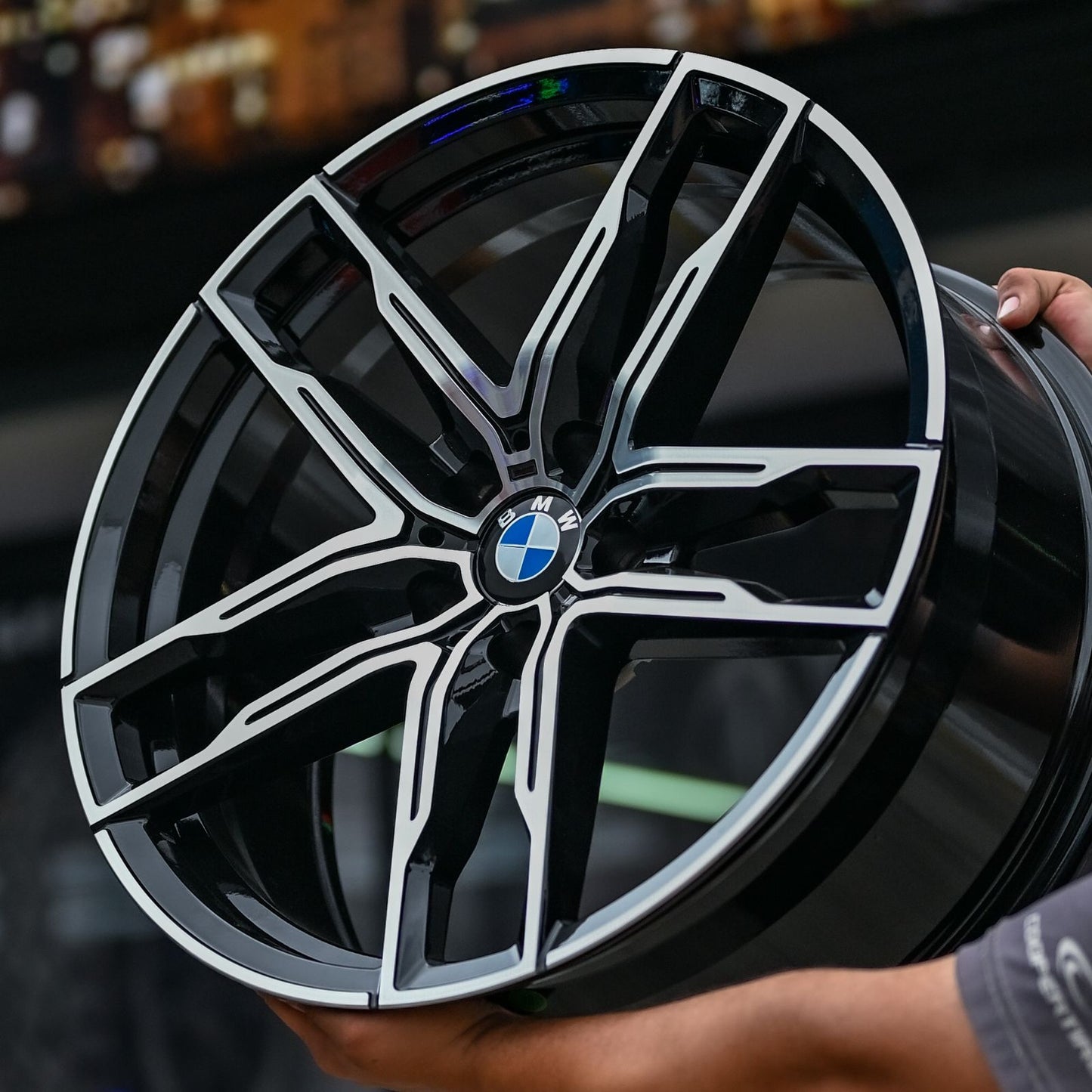 AVBMW5H-21 20x8.5 5x120 ET25 CB72.6 + AVBMW5H-22 20x9.5 5x120 ET35 CB72.6