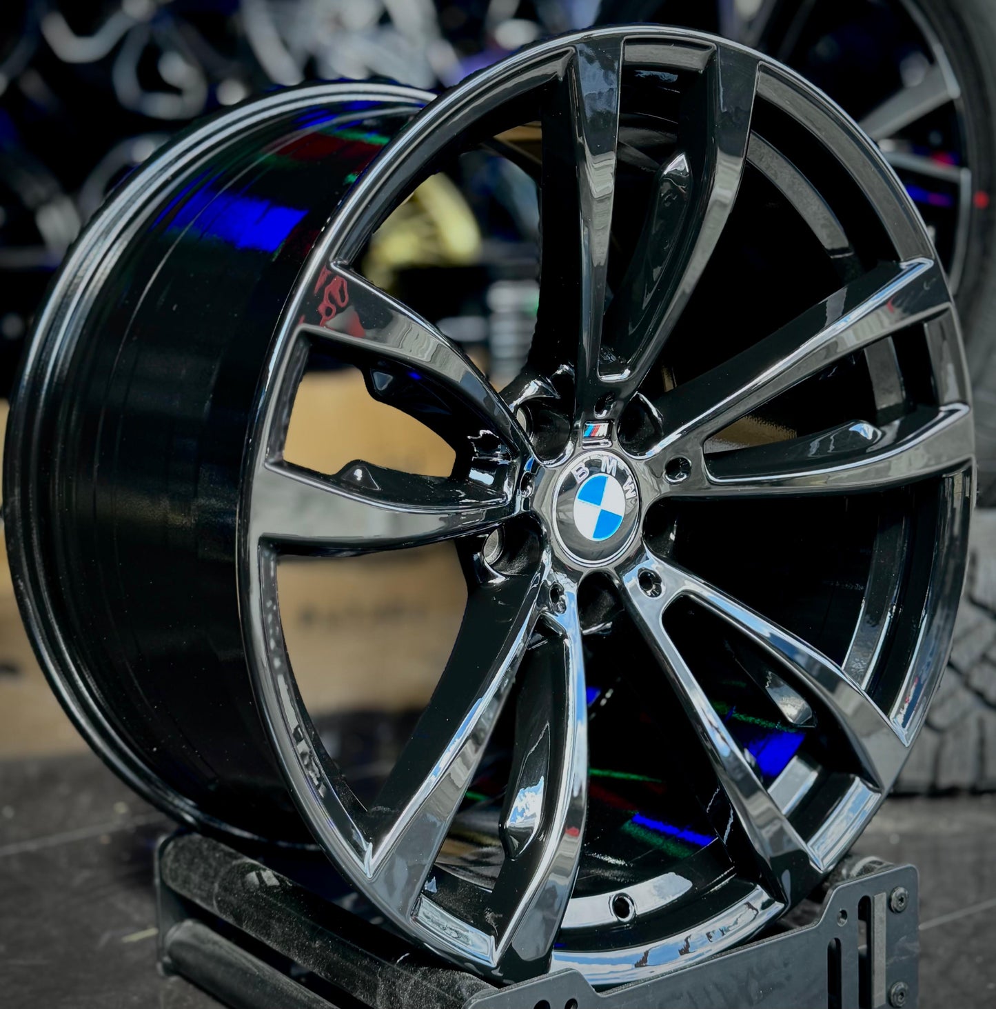 AVBMW5H-35 20X10 5X120 ET40 CB74.1 + AVBMW5H-36 20X11 5X120 ET37 CB74.1